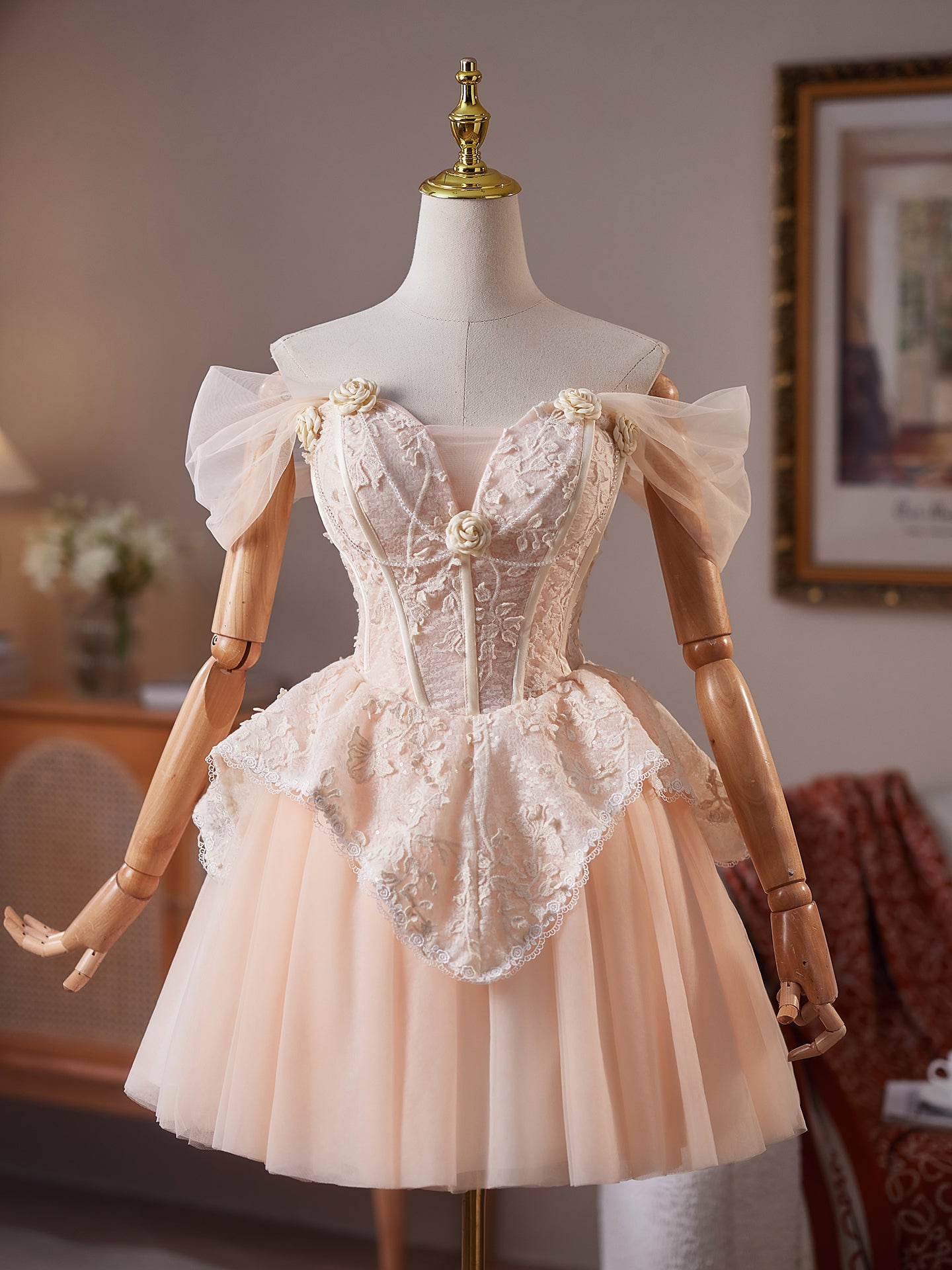 Robe de Homecoming Champagne Coupe A Épaules Dénudées Appliqués Fleurs 3D