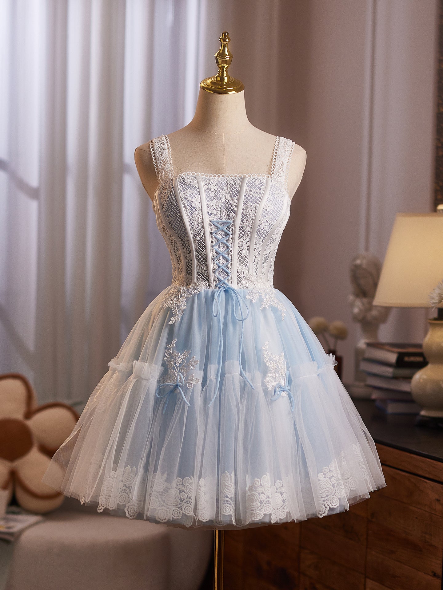 Robe de Homecoming Bleu Ciel en Tulle à Bretelles Appliqués Style A-Line