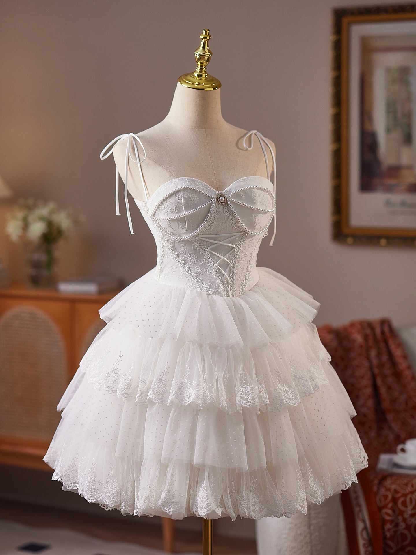Robe de Homecoming Blanche Encolure Cœur Coupe A à Superpositions Bretelles Fines avec Perles