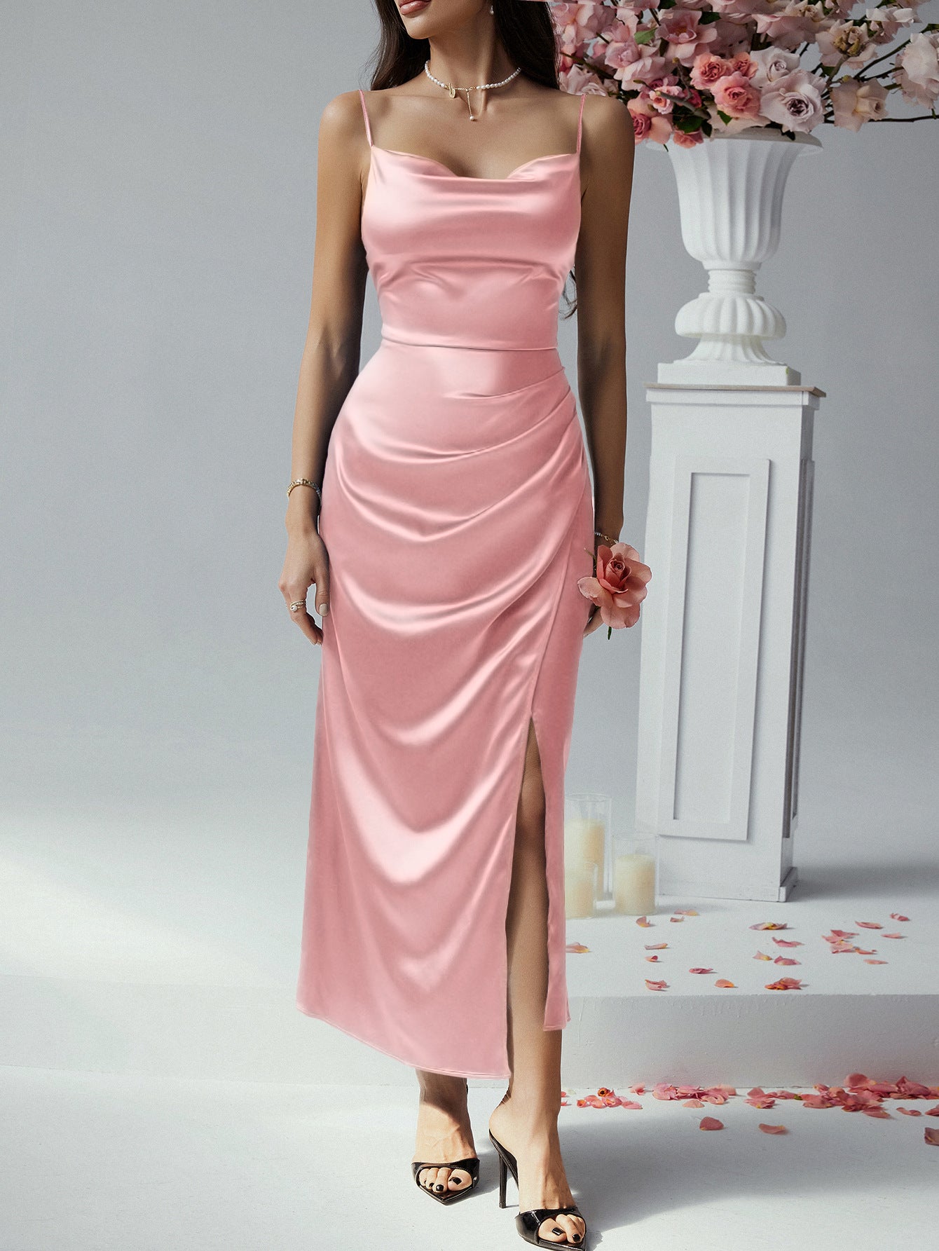 Robe de Mariée Invitée Rose Sans Manches Bretelles Spaghetti Coupe Fourreau