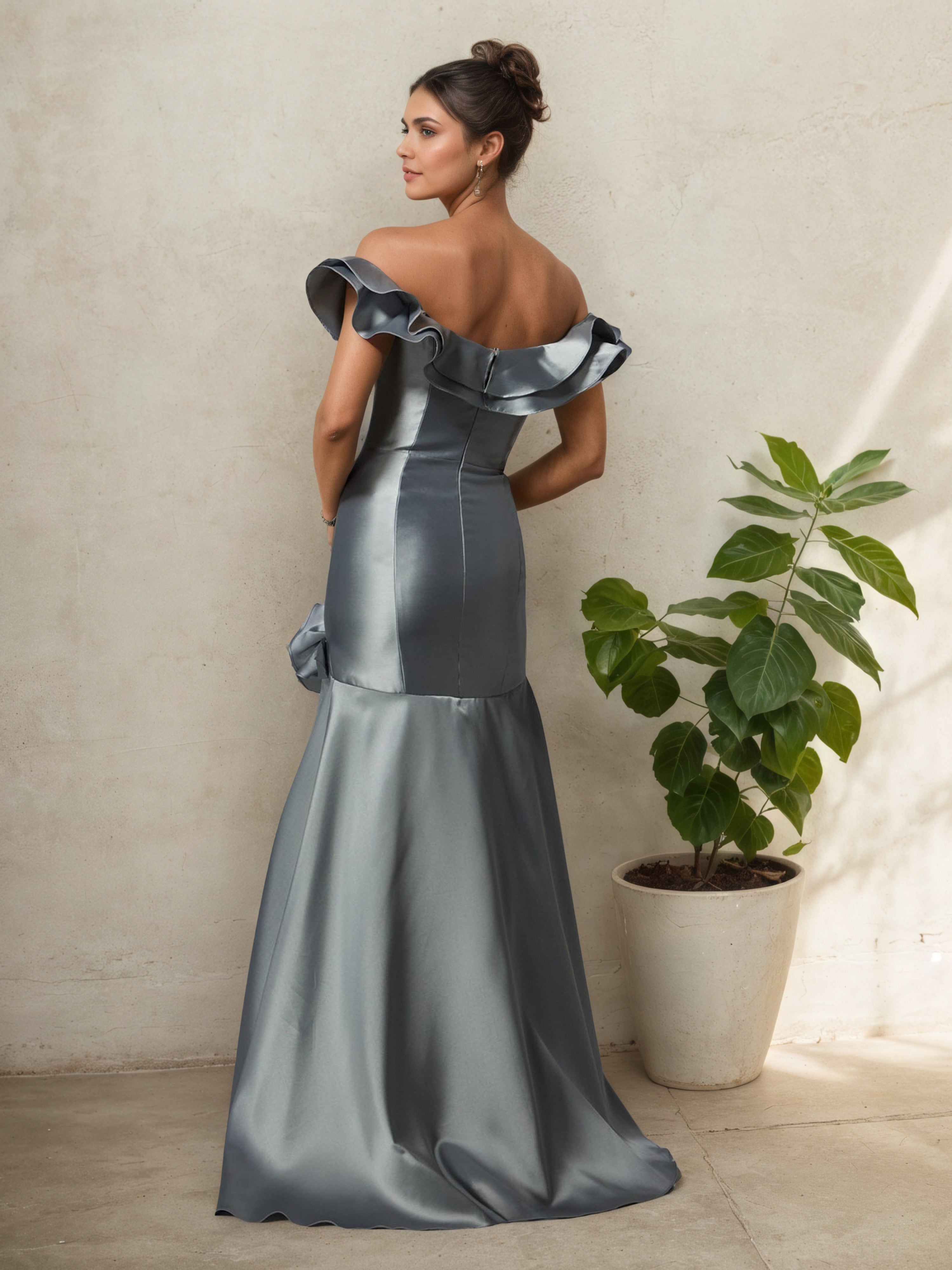Robe Mère de la Mariée Gris Sans Bretelles Volants Sophistiqués avec Traîne Balayage