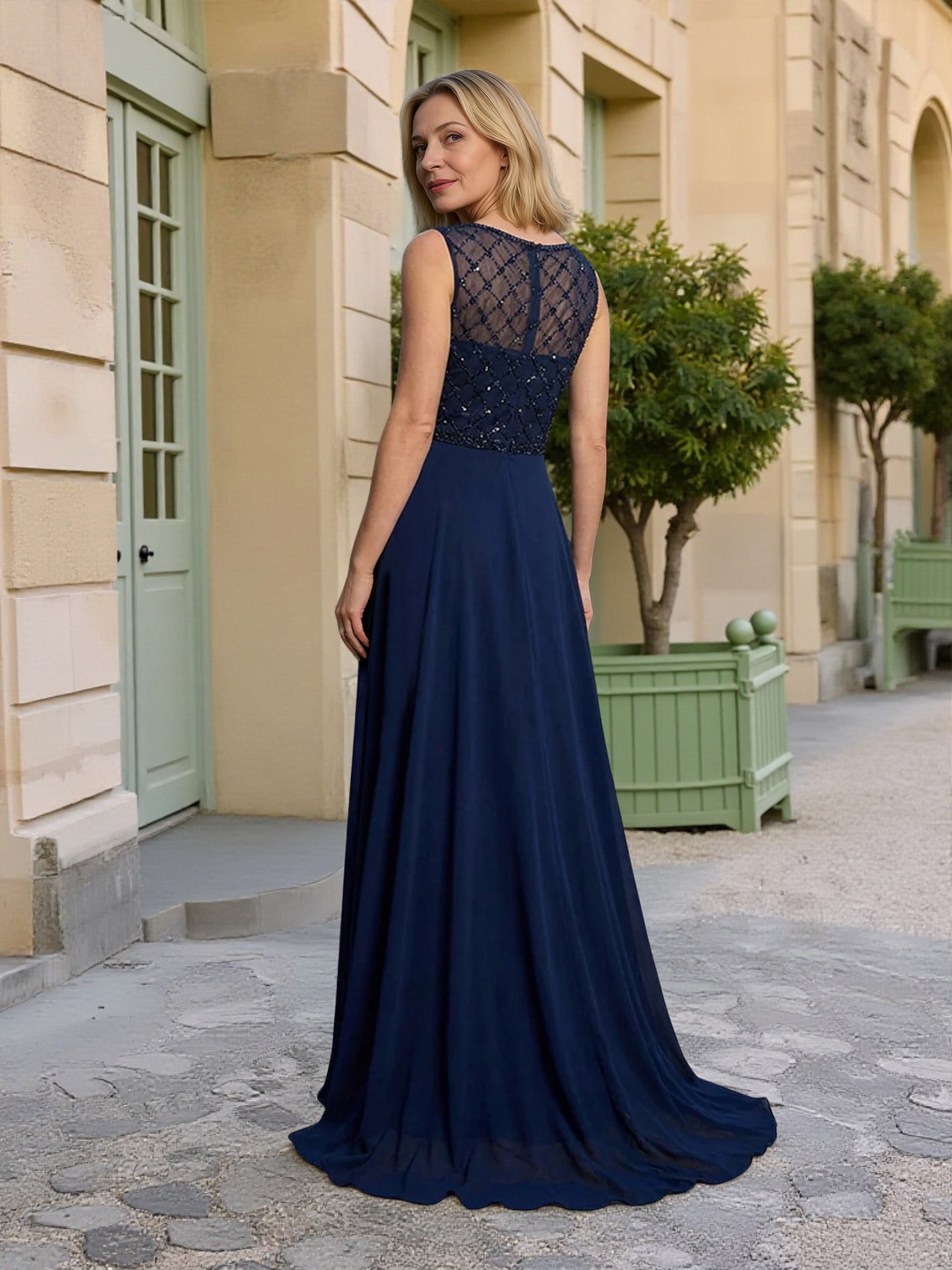 Cicinia Bleu Marine Foncé Robe pour Mère de la Mariée Longue A-Line en Mousseline sans Manches avec Traîne Balayée