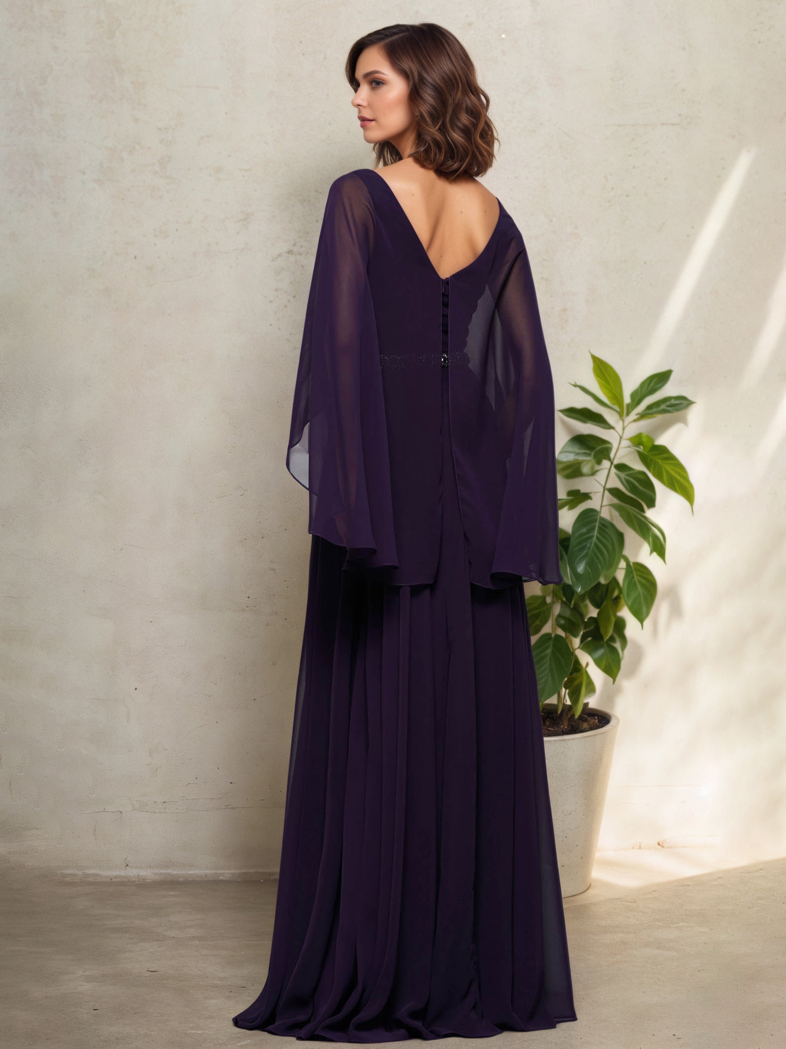 Robe Mère de la Mariée Aubergine Longue Silhouette A-Line à Décolleté en V avec Châle