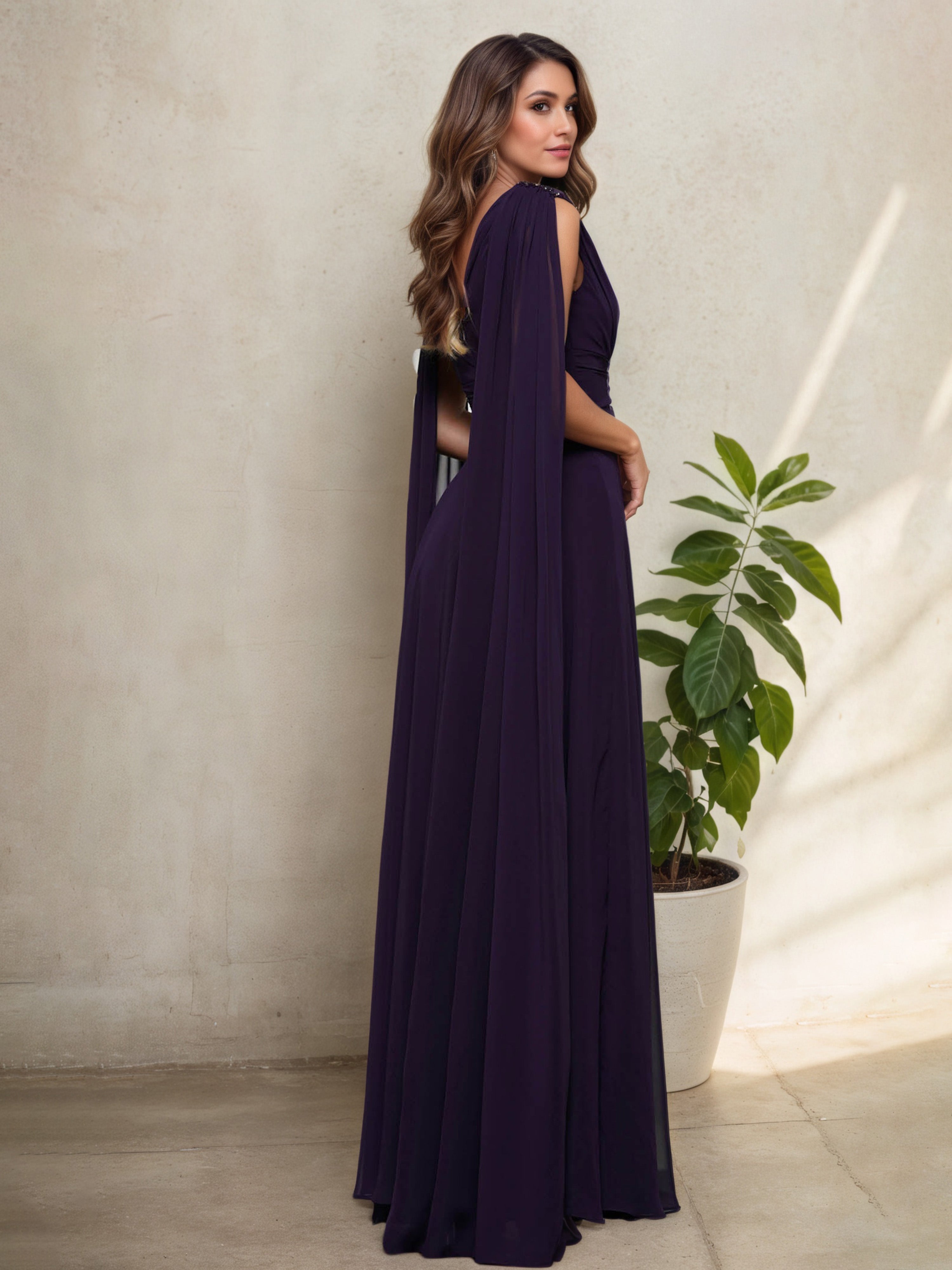 Robe Mère de la Mariée Aubergine Silhouette A-Line à Décolleté en V Sans Manches avec Plissés Sophistiqués