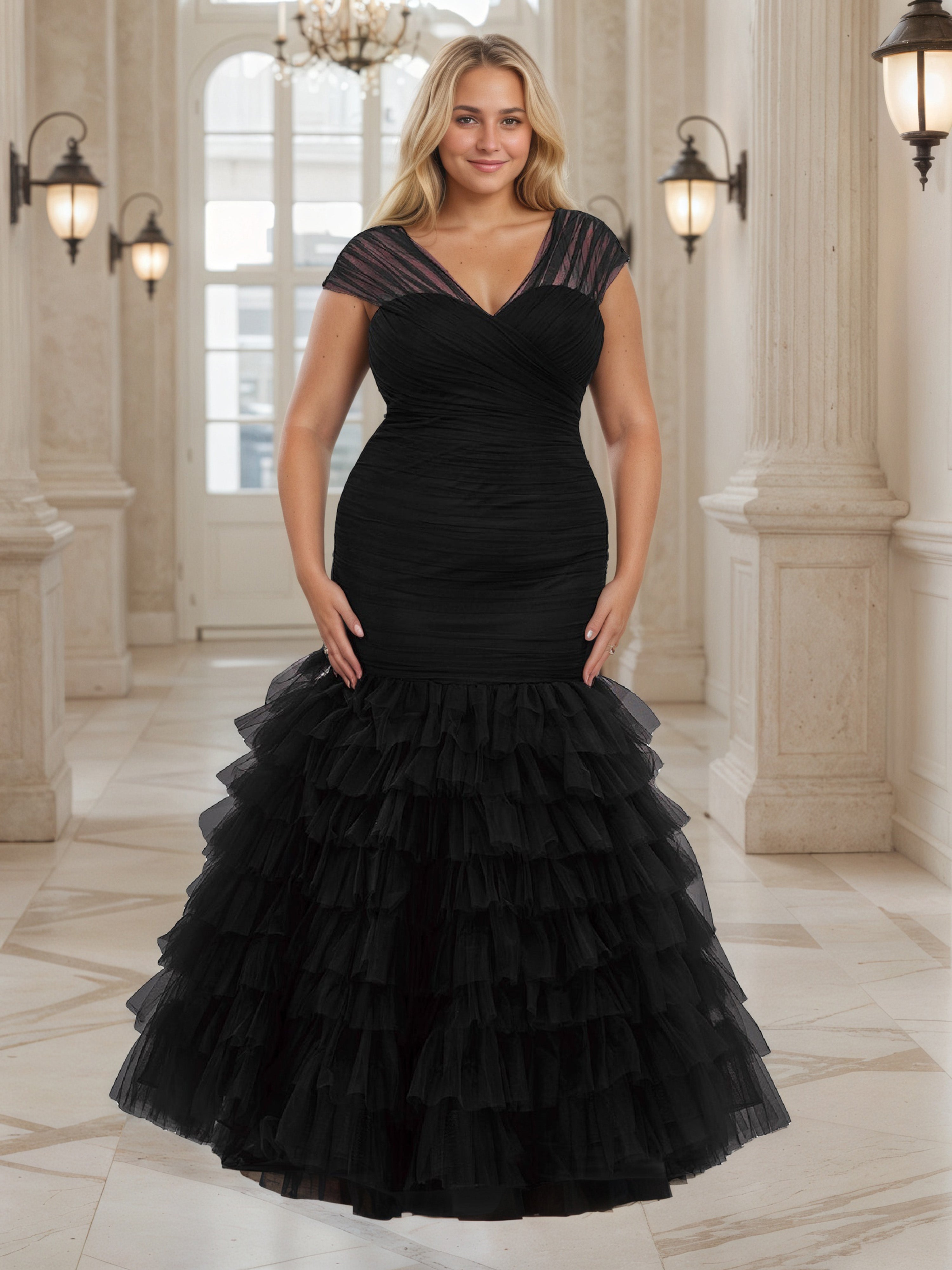 Robe de Bal Noire à Encolure V et Manches Courtes Grande Taille Coupe Sheath avec Superpositions