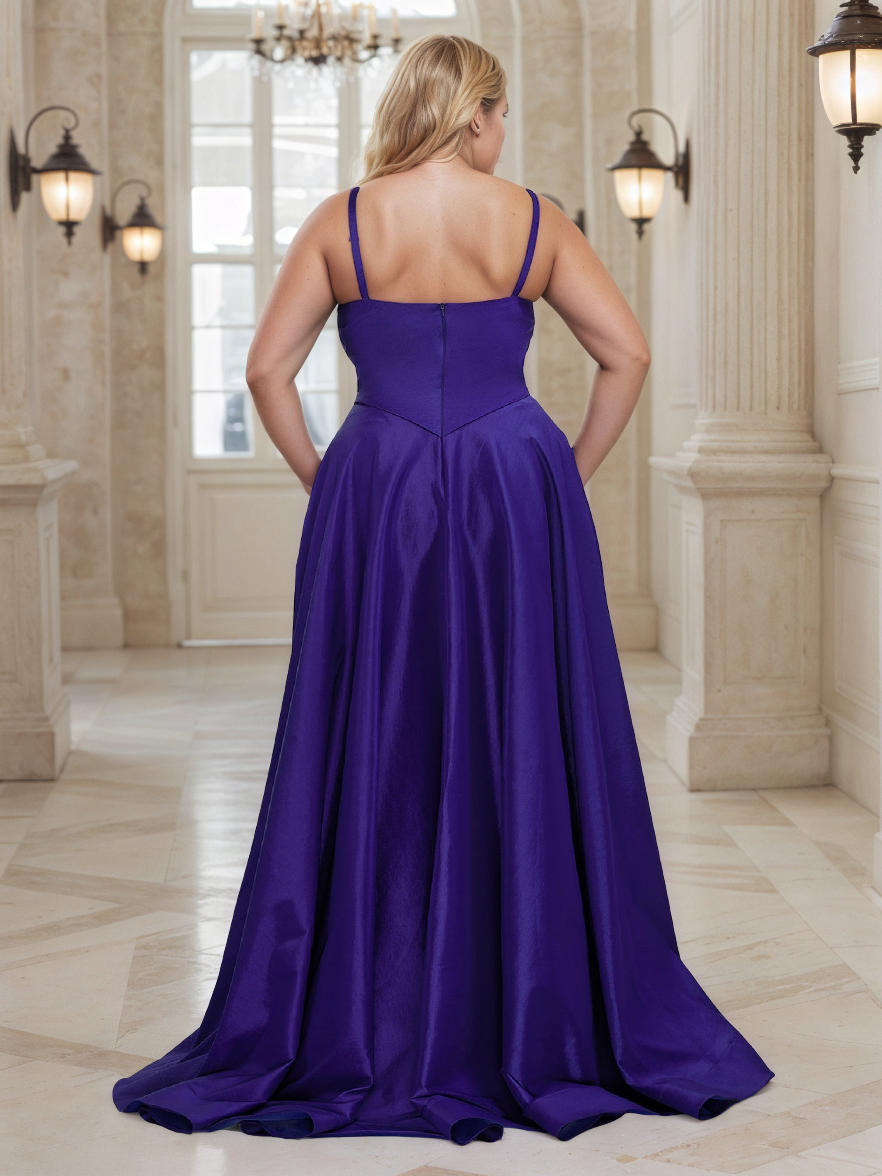 Robe de Bal REGENCE en Satin à Encolure V et Bretelles Spaghetti Grande Taille Coupe A-Line avec Fente