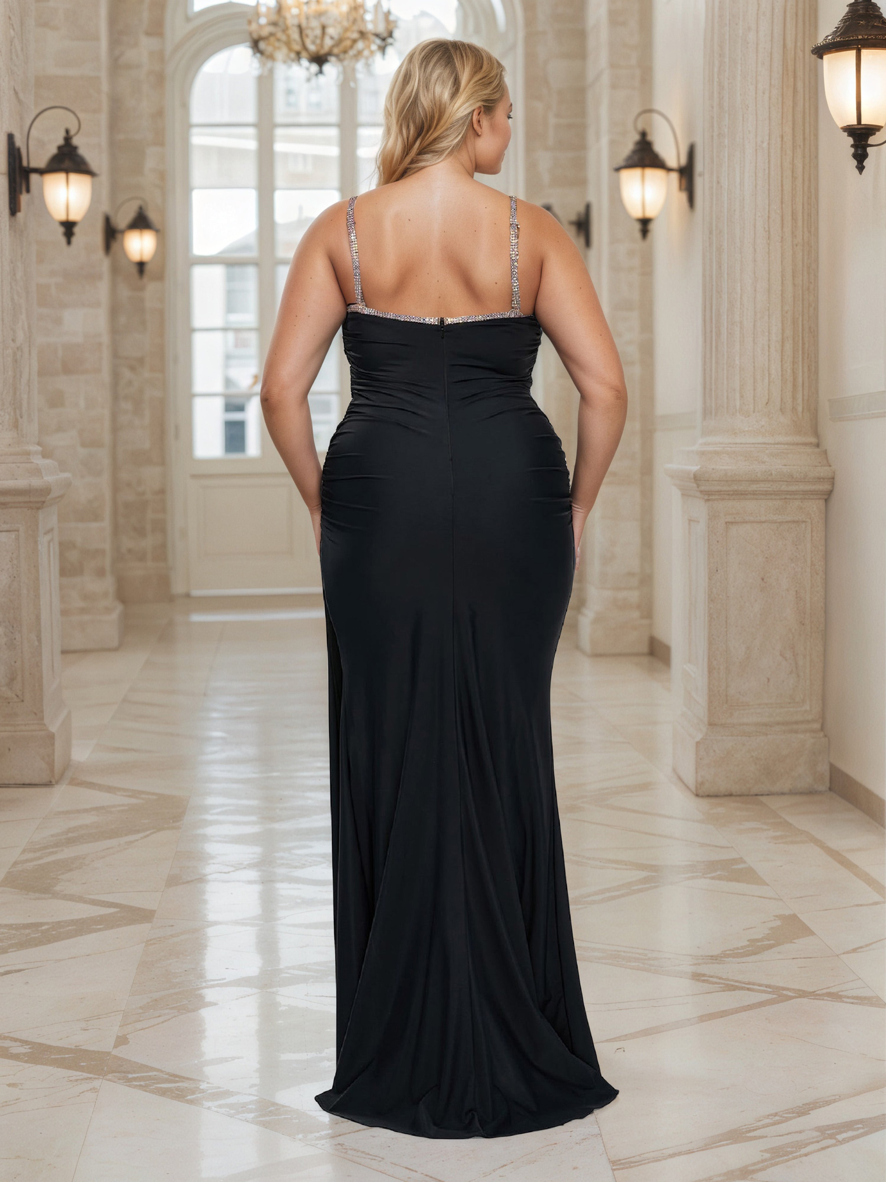 Robe de Bal Noire à Bretelles Spaghetti Grande Taille Coupe Sheath avec Décolleté Pailleté
