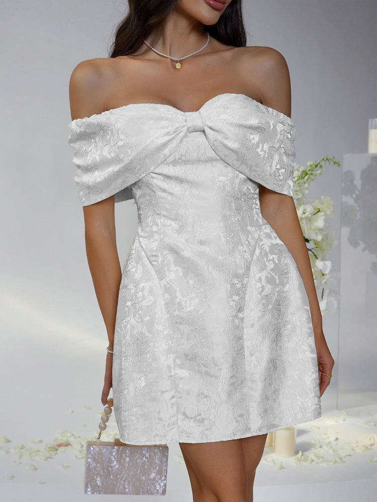 Robe Invitée Mariage Blanche Encolure Illusion à Nœud et Épaules Dénudées