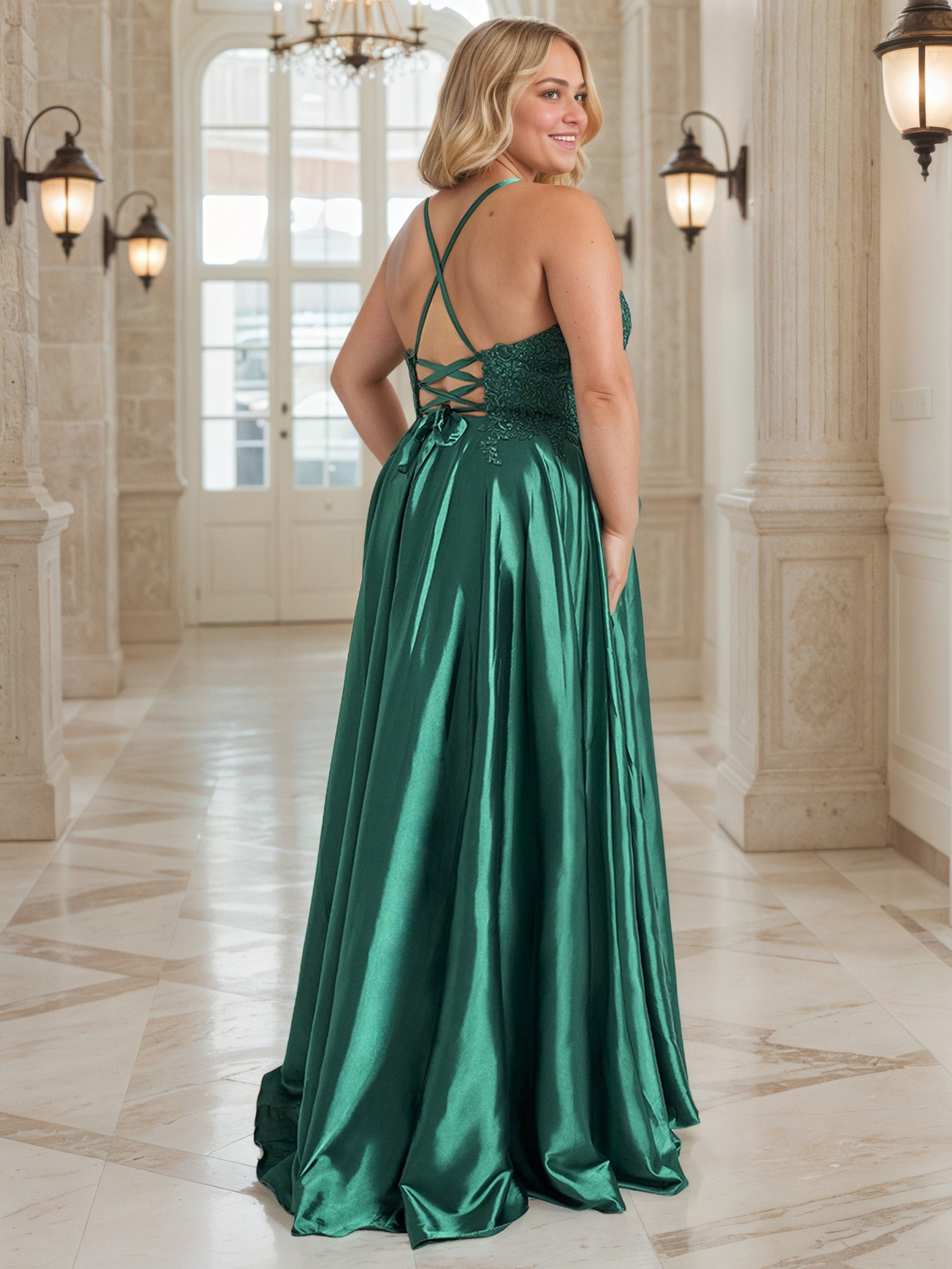 Robe de Bal Dentelle Paon à Encolure V Grande Taille Longue Sans Manches avec Appliqués et Bretelles Spaghetti