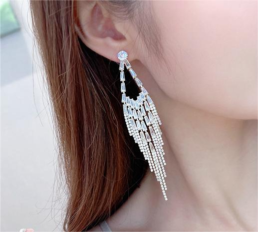 Boucles d'oreilles longues Premium en diamant