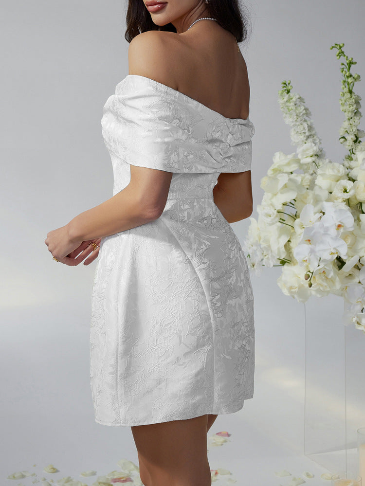 Robe Invitée Mariage Blanche Encolure Illusion à Nœud et Épaules Dénudées