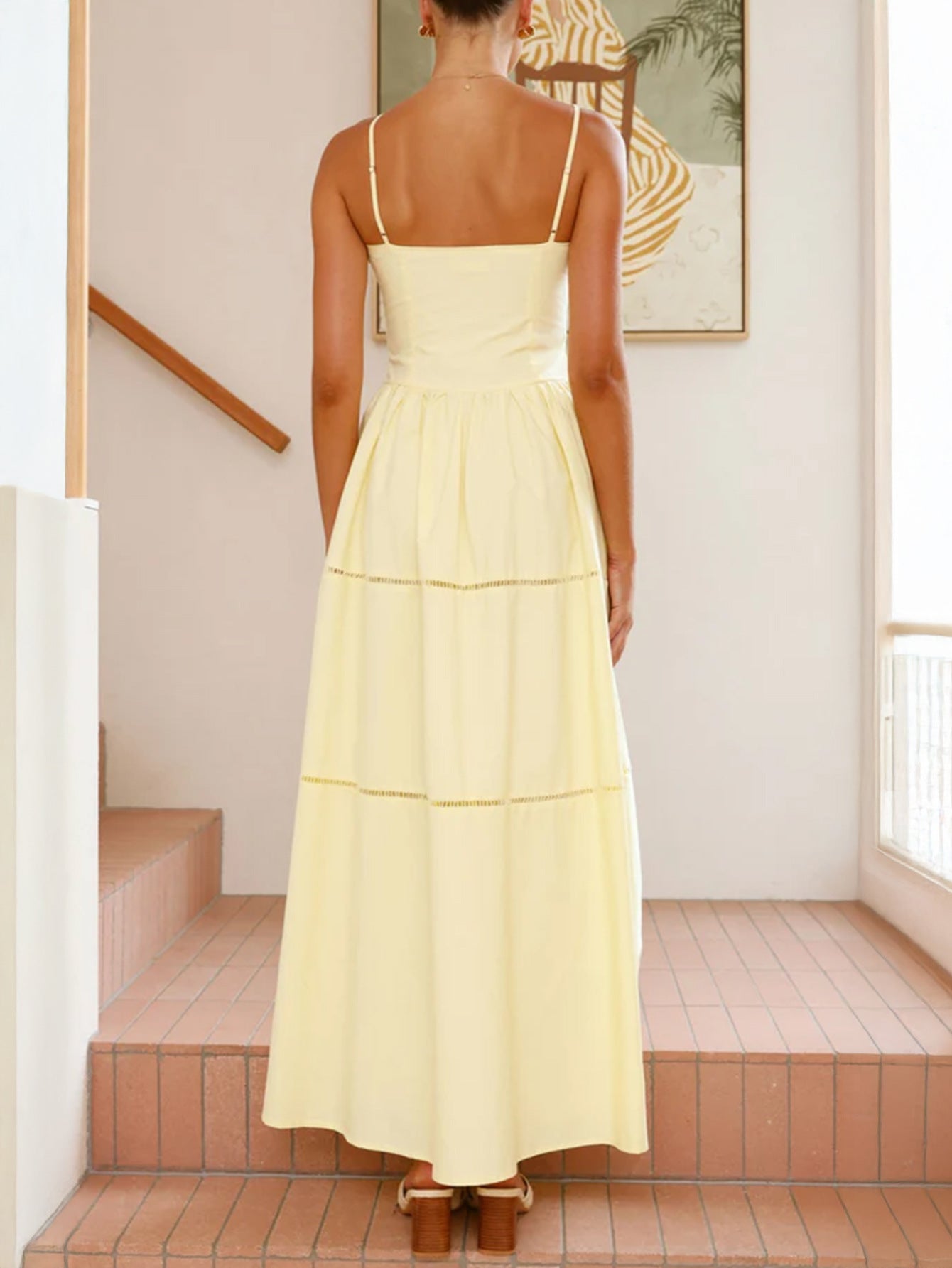 Robe Invitée Mariage JONQUILLE Encolure Carrée à Bretelles Fines