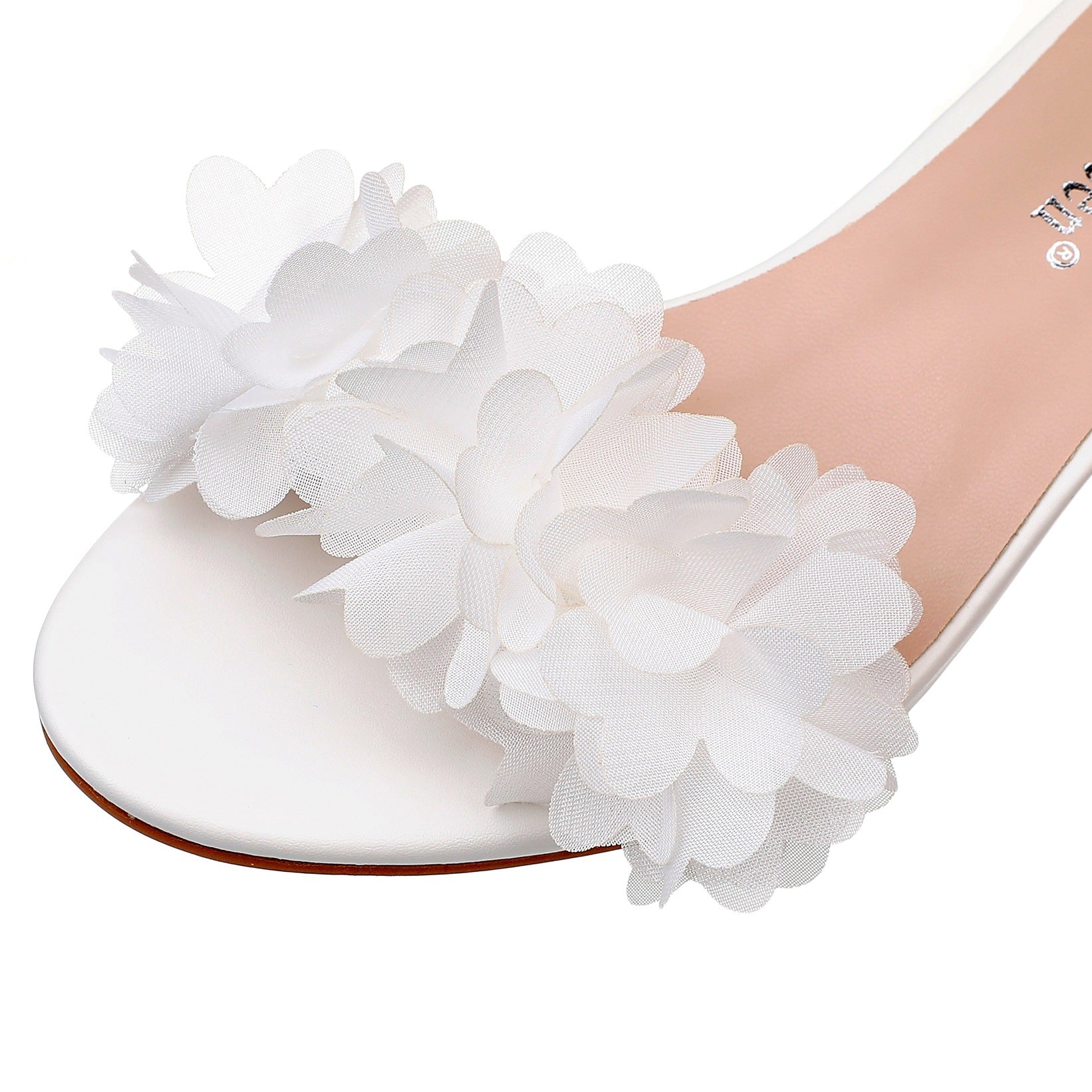 Chaussures de mariage à talons courts avec fleurs en dentelle