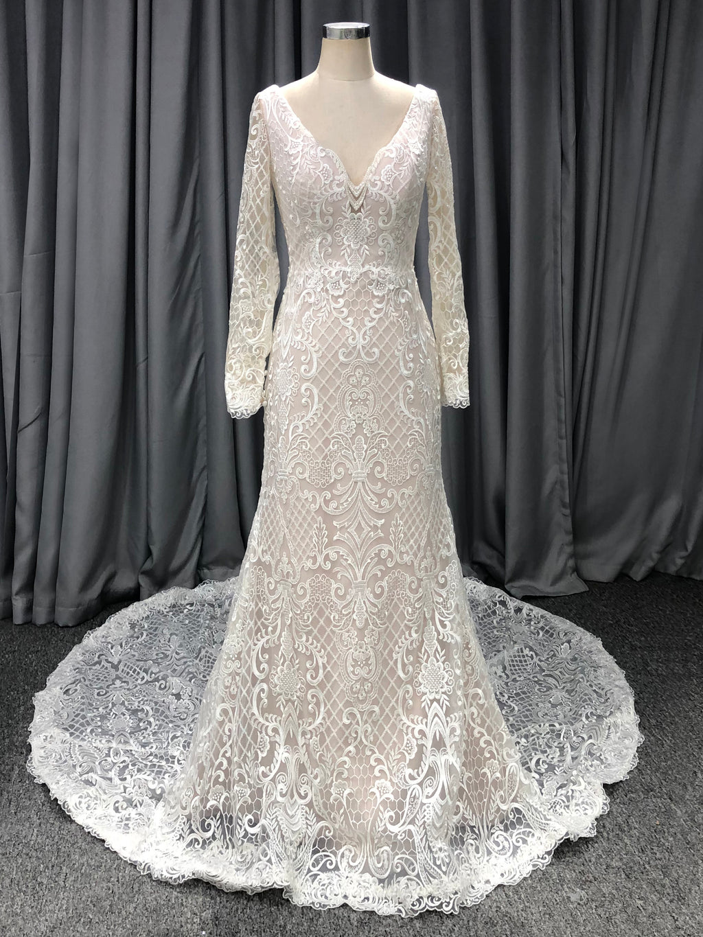Fond de robe vintage dentelle - France Fond de robe vintage dentelle - France