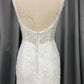 Robe fourreau Col V  Dentelle Robe de Mariée avec la courte traîne