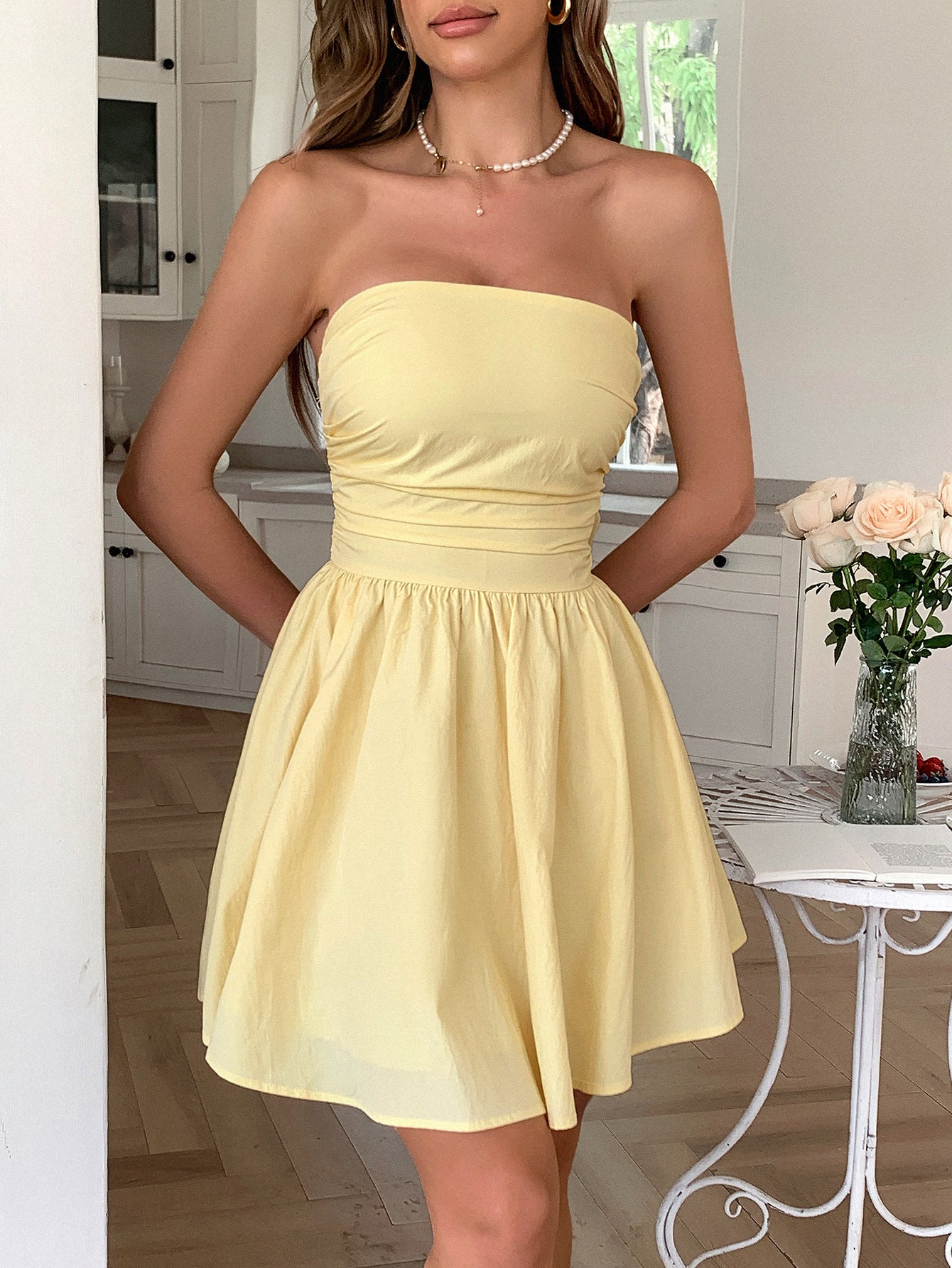 Robe Invitée Mariage JAUNE Sans Bretelles Coupe A Avec Nœud Décoratif