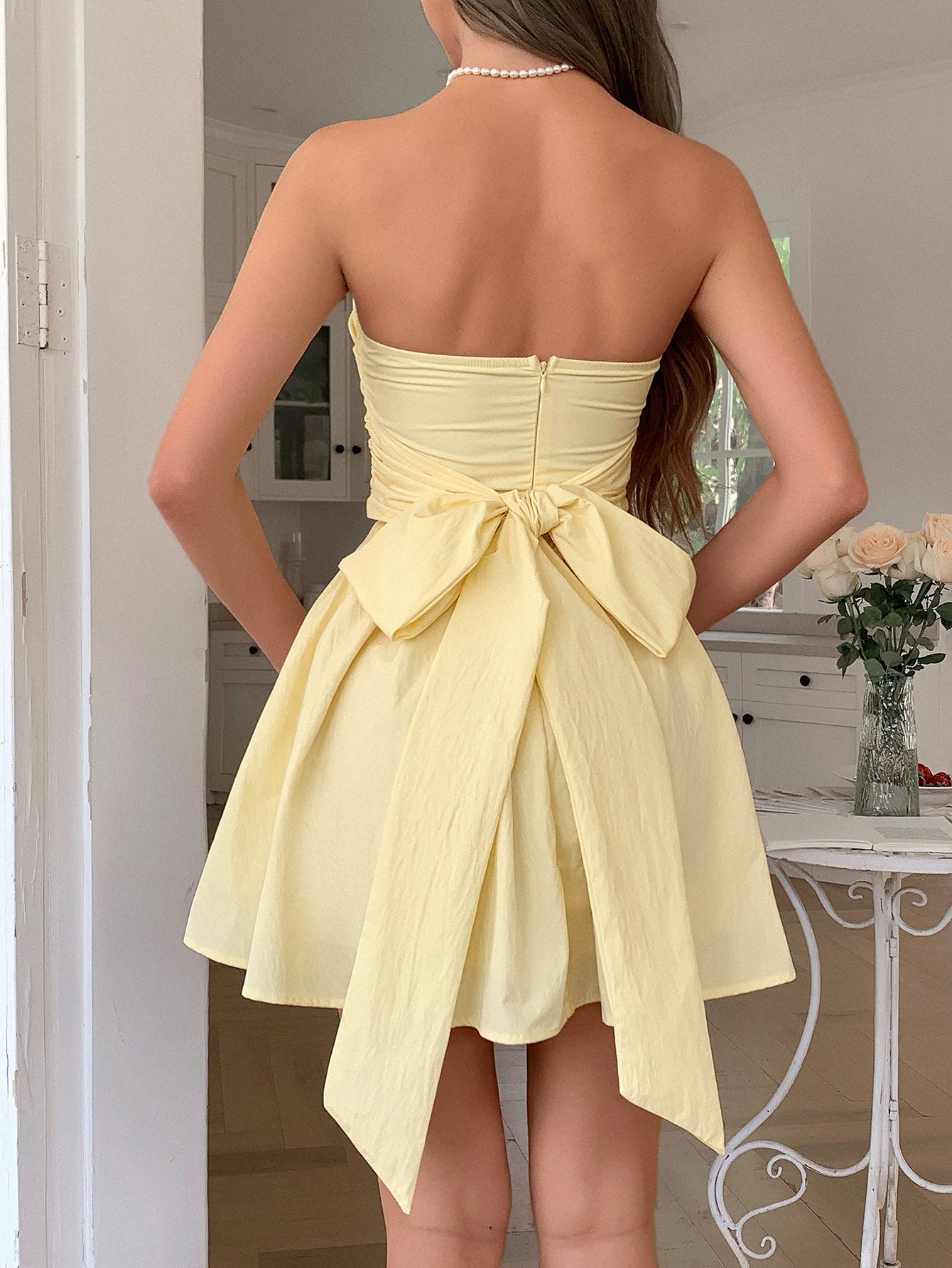 Robe Invitée Mariage JAUNE Sans Bretelles Coupe A Avec Nœud Décoratif