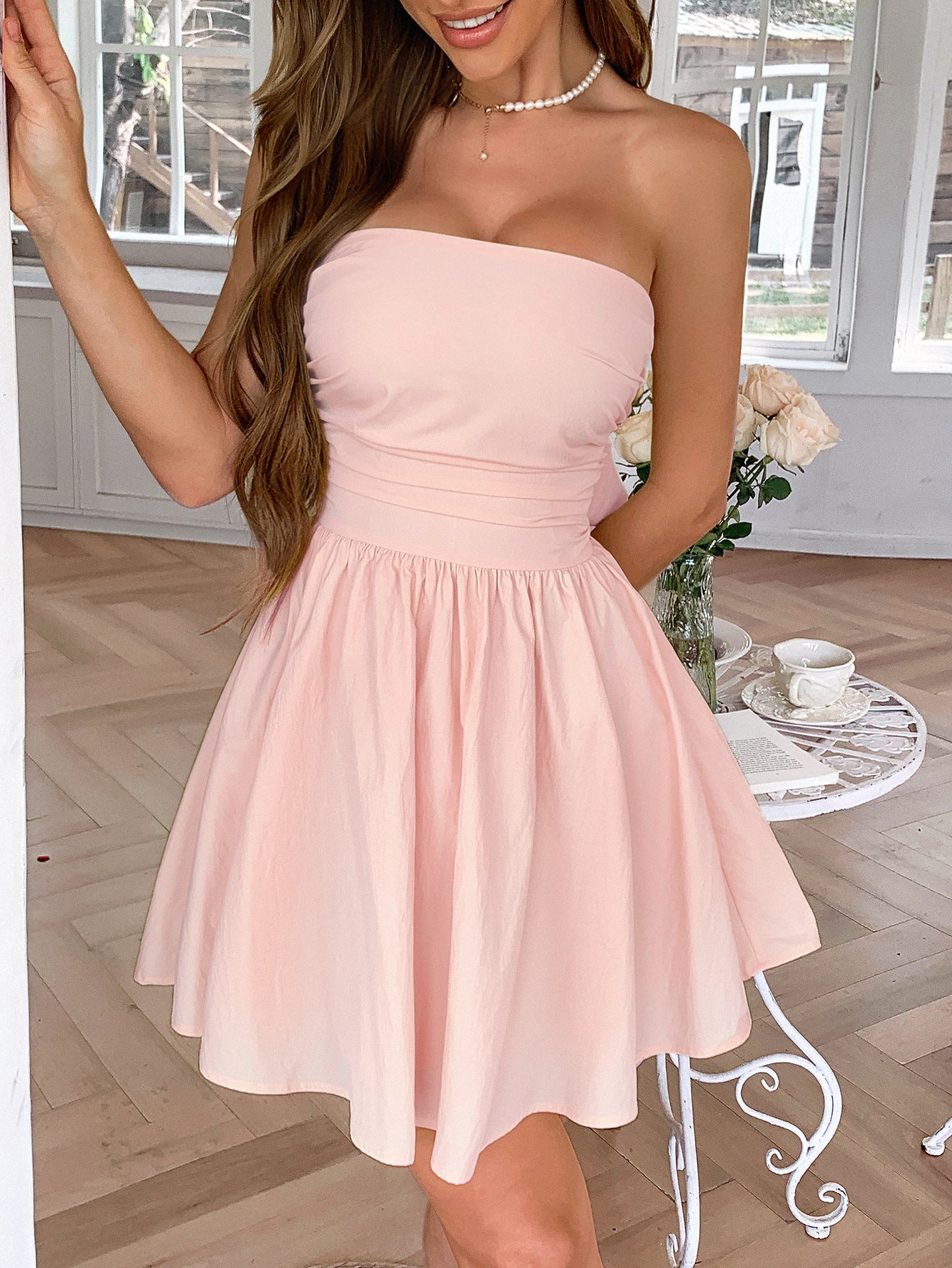 Robe Invitée Mariage Rose Sans Bretelles Coupe A Avec Nœud Décoratif