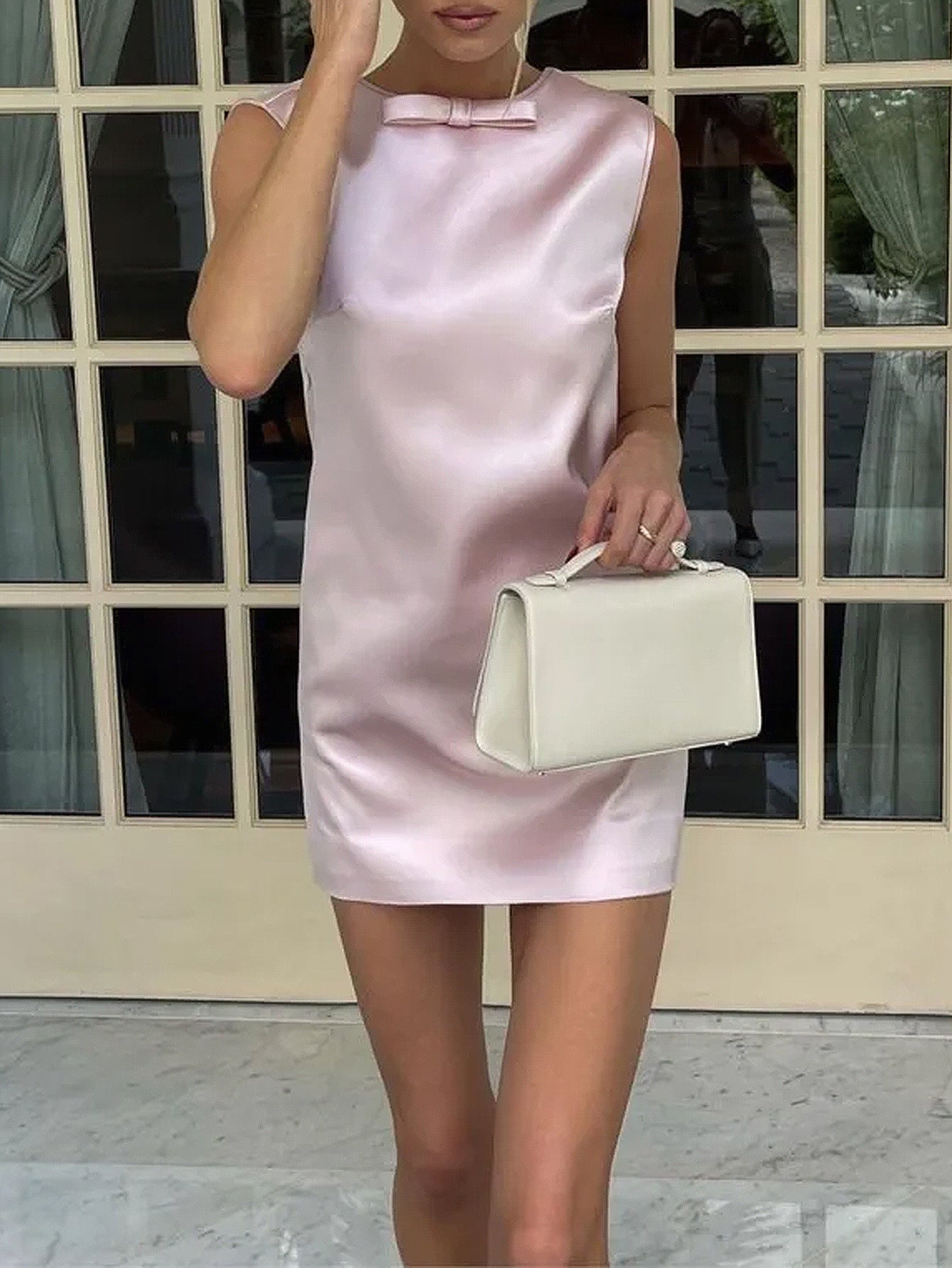 Robe Invitée Mariage GLYCINE Encolure Ras du Cou Sans Manches Coupe Fourreau