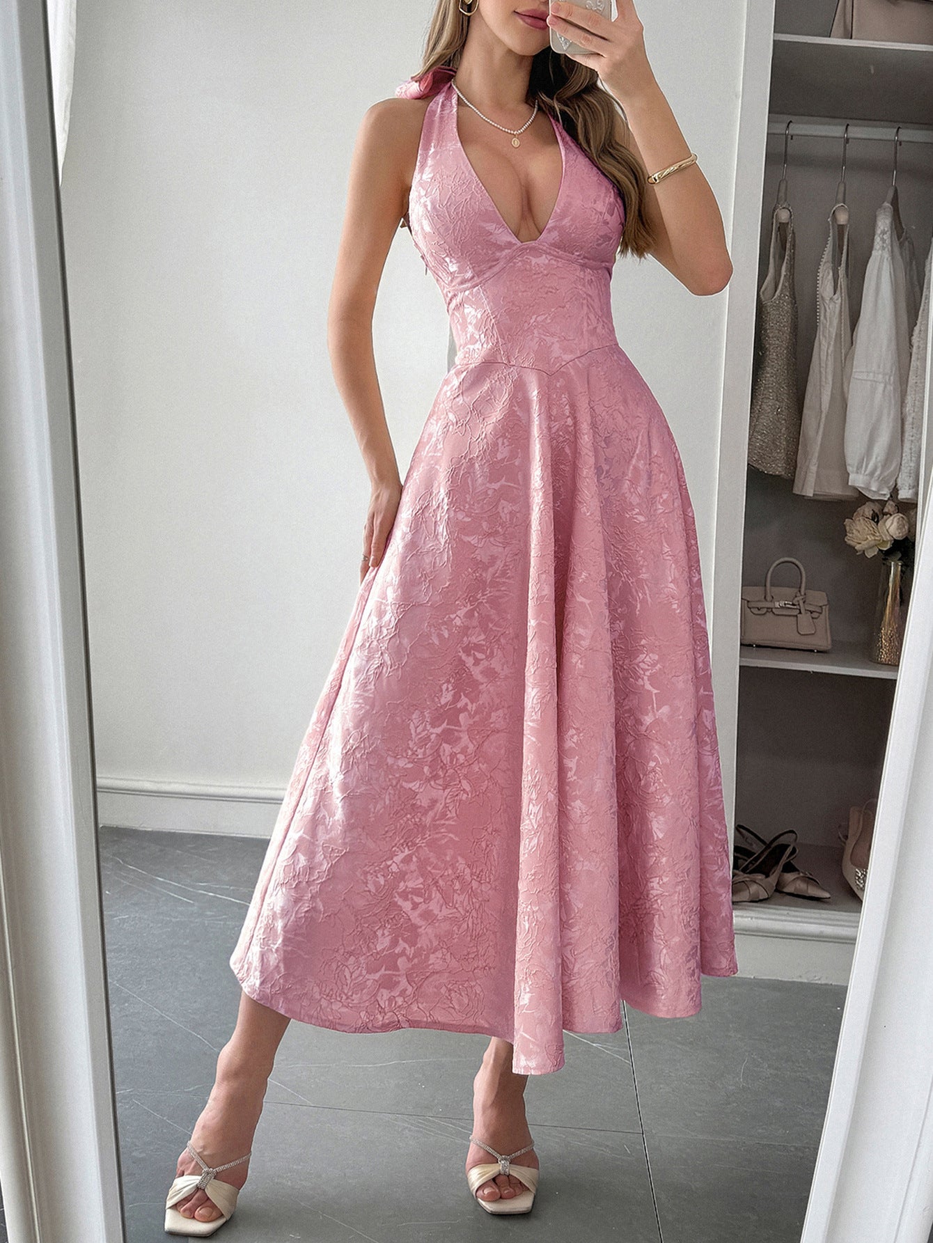 Robe Invitée Mariage Rose Coupe A Encolure Licou Sans Manches avec Lacets