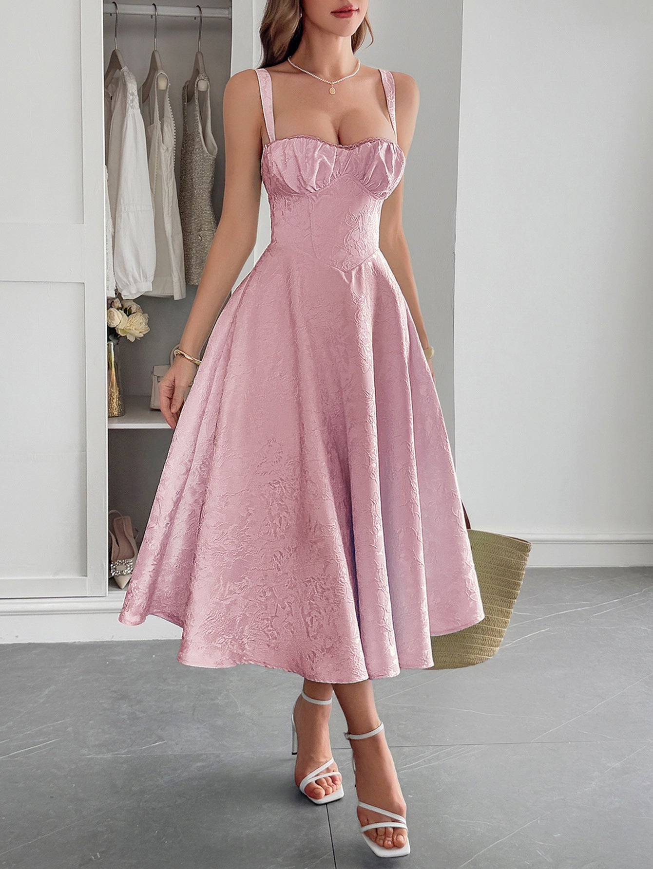 Robe Invitée Mariage Rose Coupe A à Bretelles