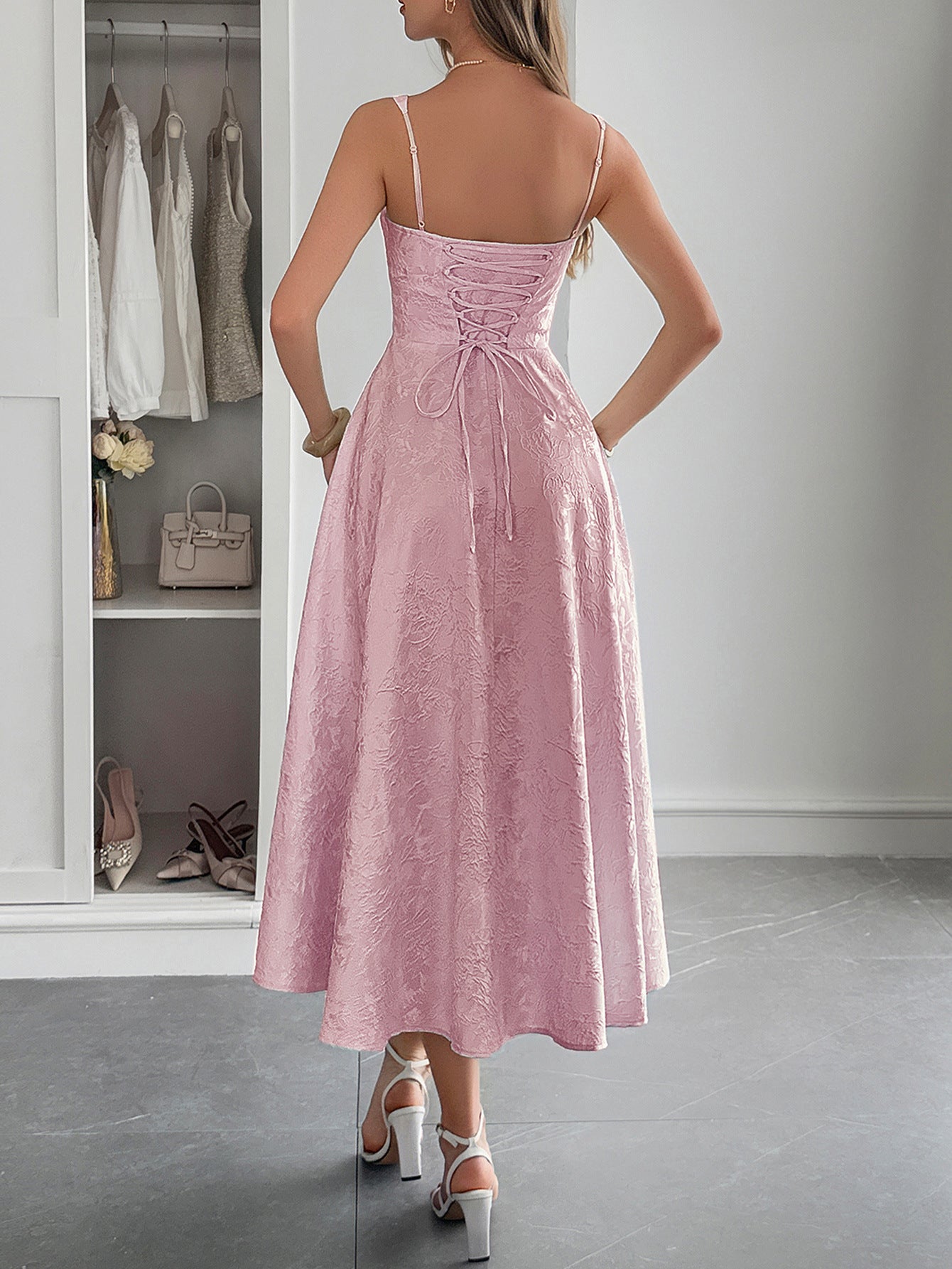 Robe Invitée Mariage Rose Coupe A à Bretelles