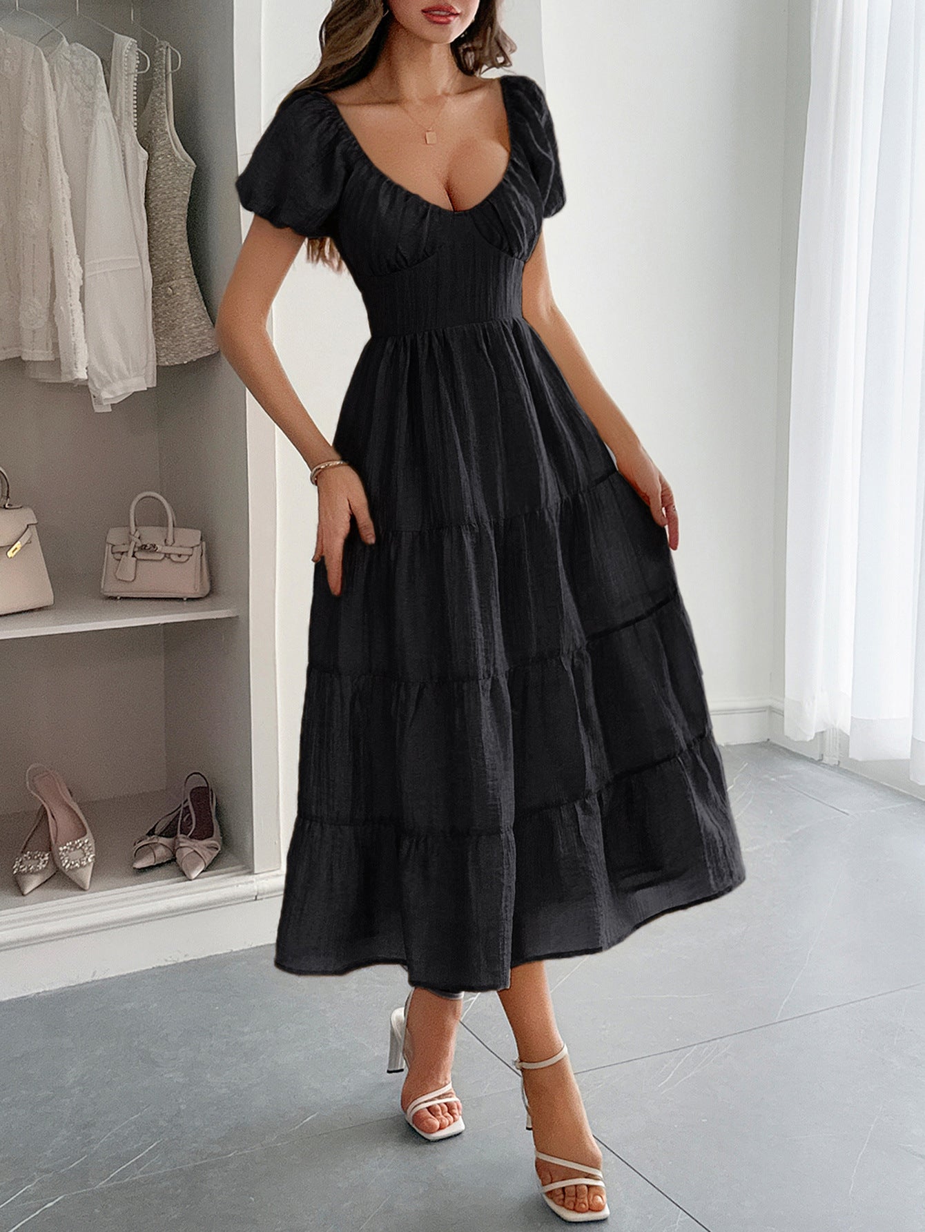 Robe Invitée Mariage Noire Encolure V à Superpositions Coupe A
