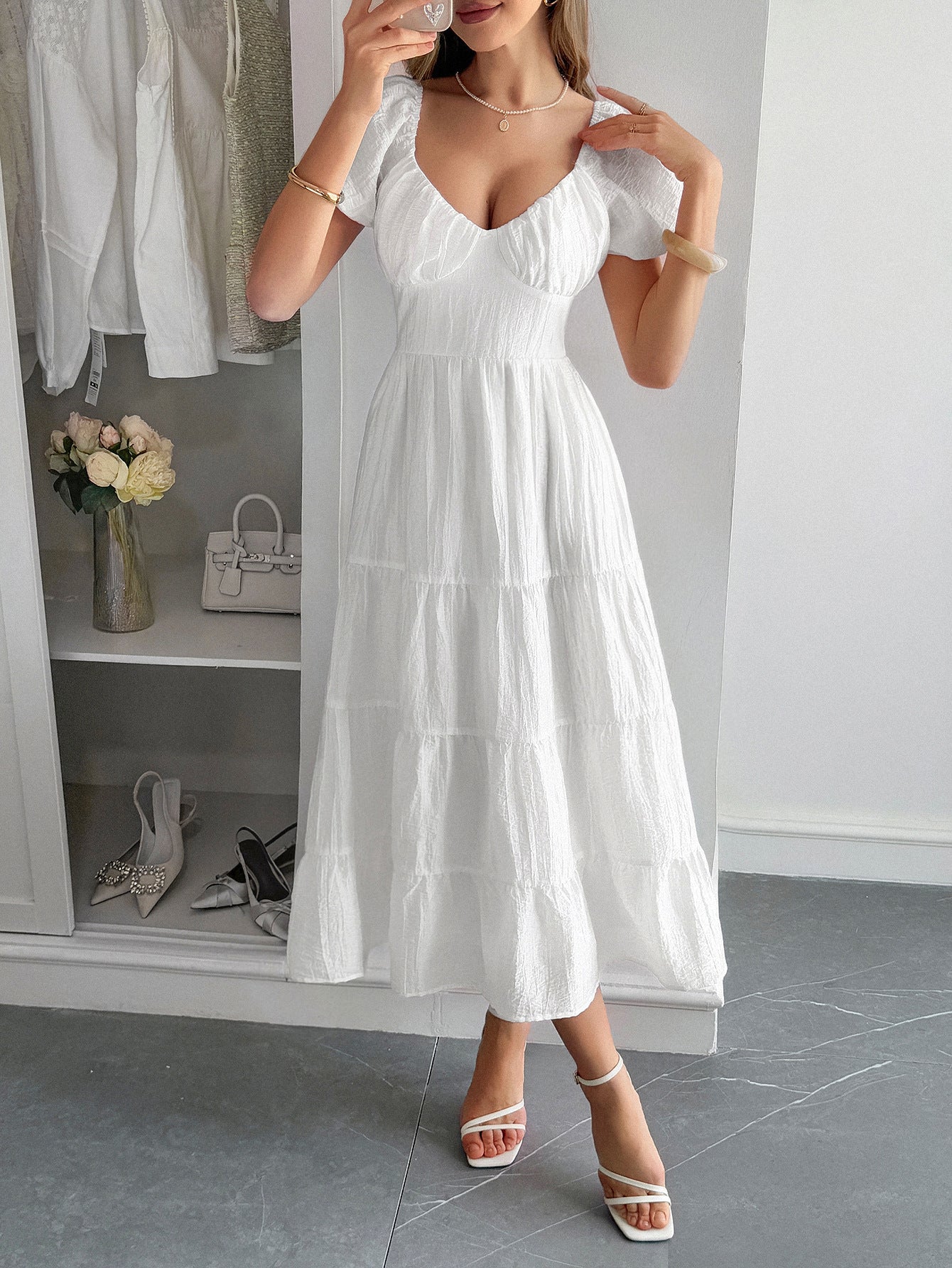 Robe Invitée Mariage Blanche Encolure V à Superpositions Coupe A