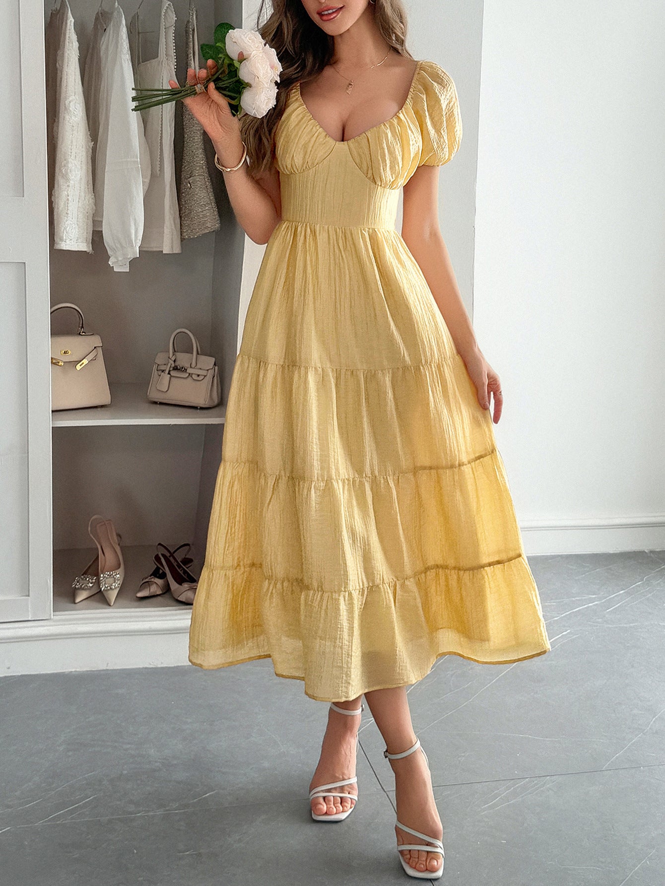 Robe Invitée Mariage OR Encolure V à Superpositions Coupe A