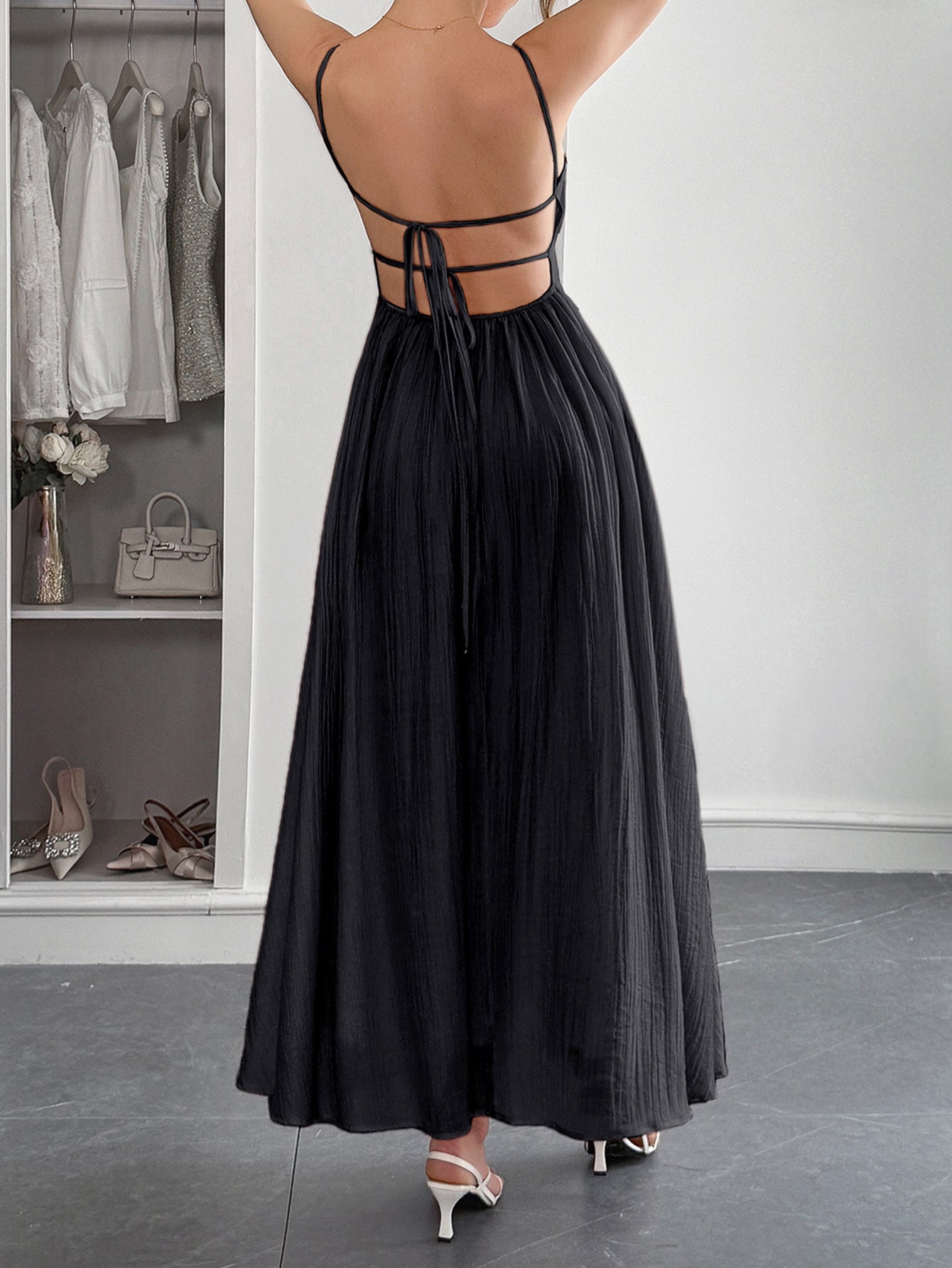 Robe Invitée Mariage Noir à Bretelles Fines Sans Manches