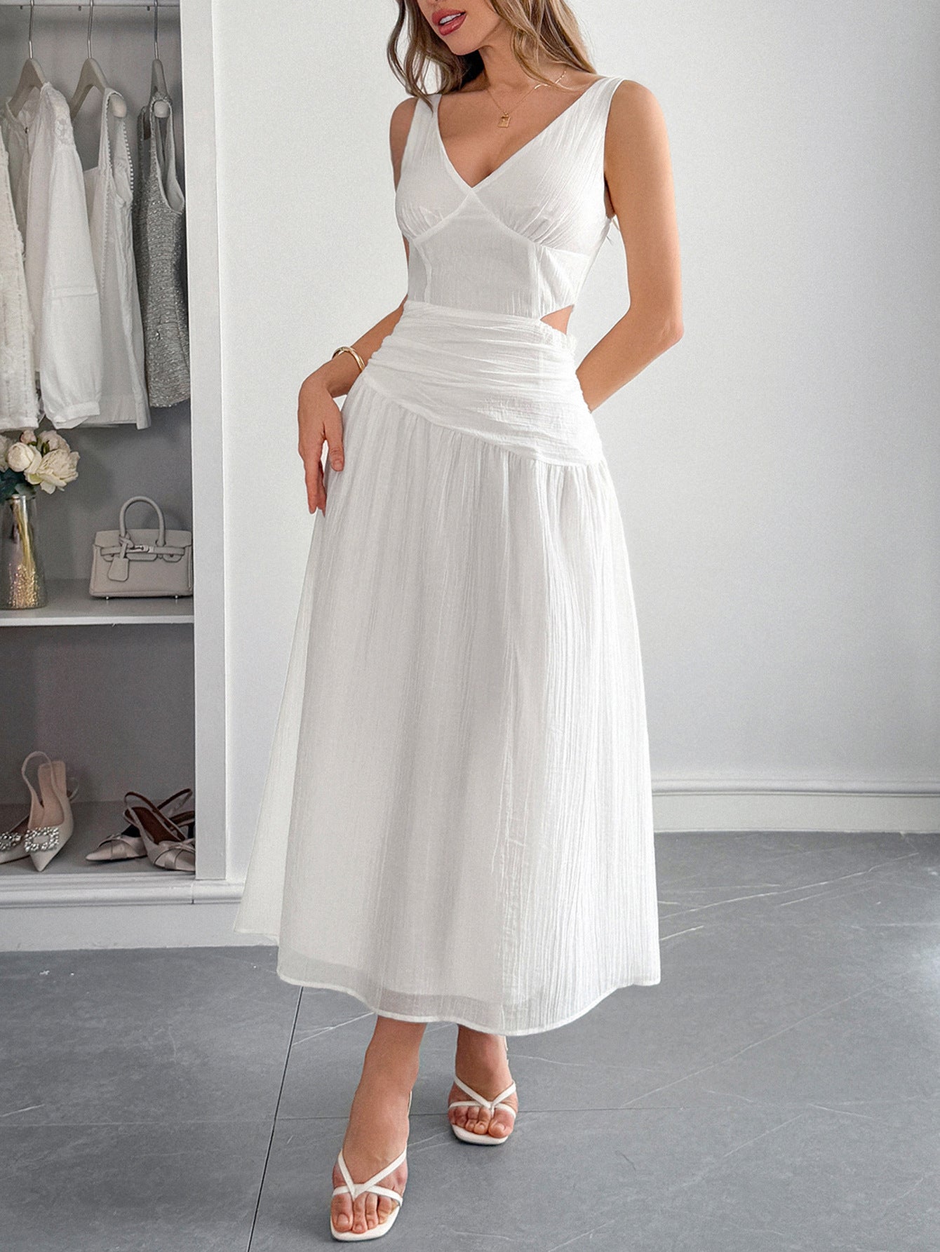 Robe Invitée Mariage Blanche Encolure V Coupe A