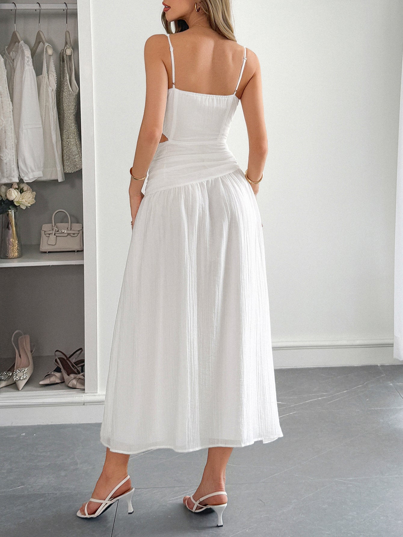 Robe Invitée Mariage Blanche Encolure V Coupe A
