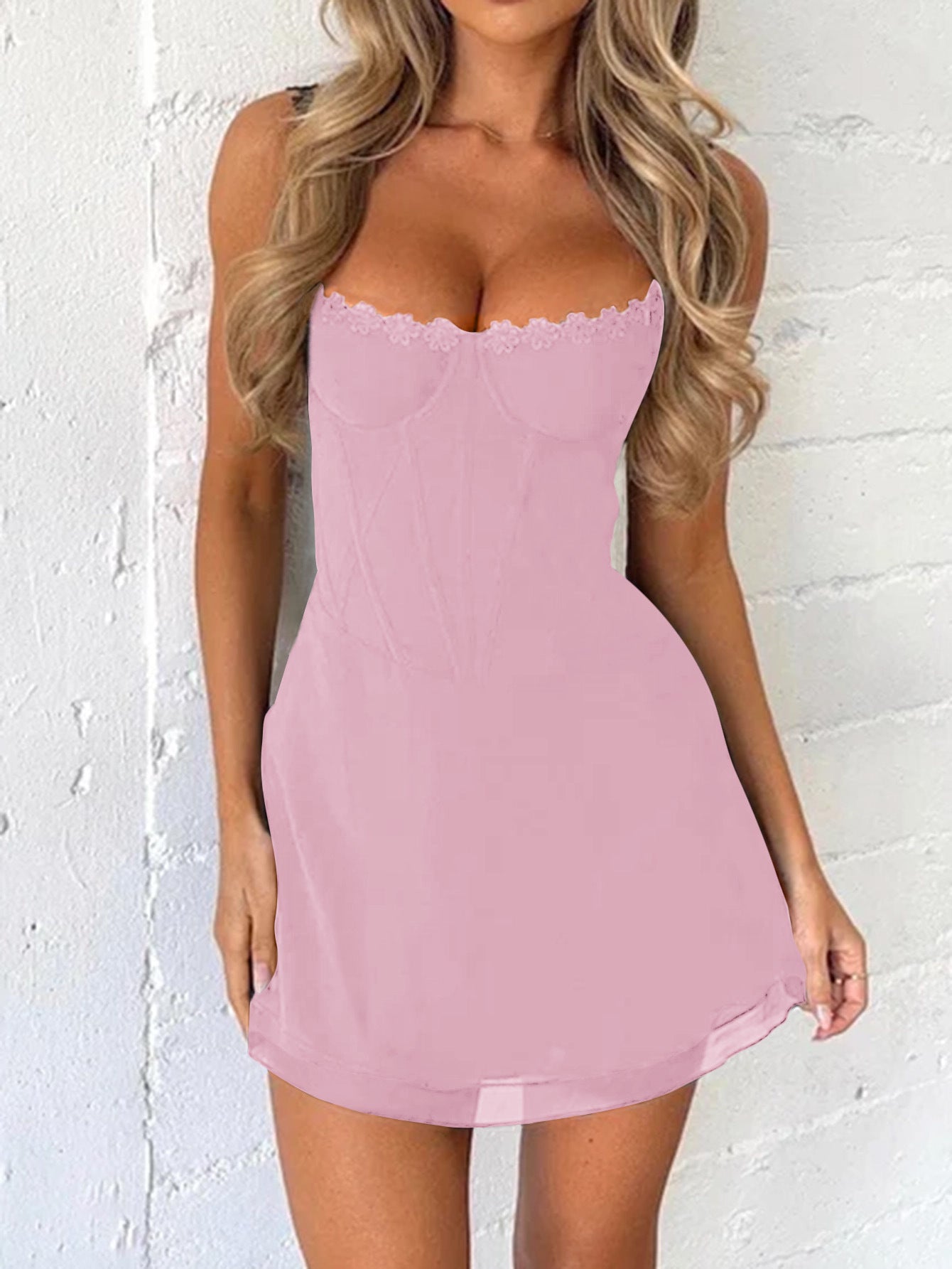 Robe Invitée Mariage ROSE_BONBON en Dentelle Bretelles Fines Coupe Fourreau