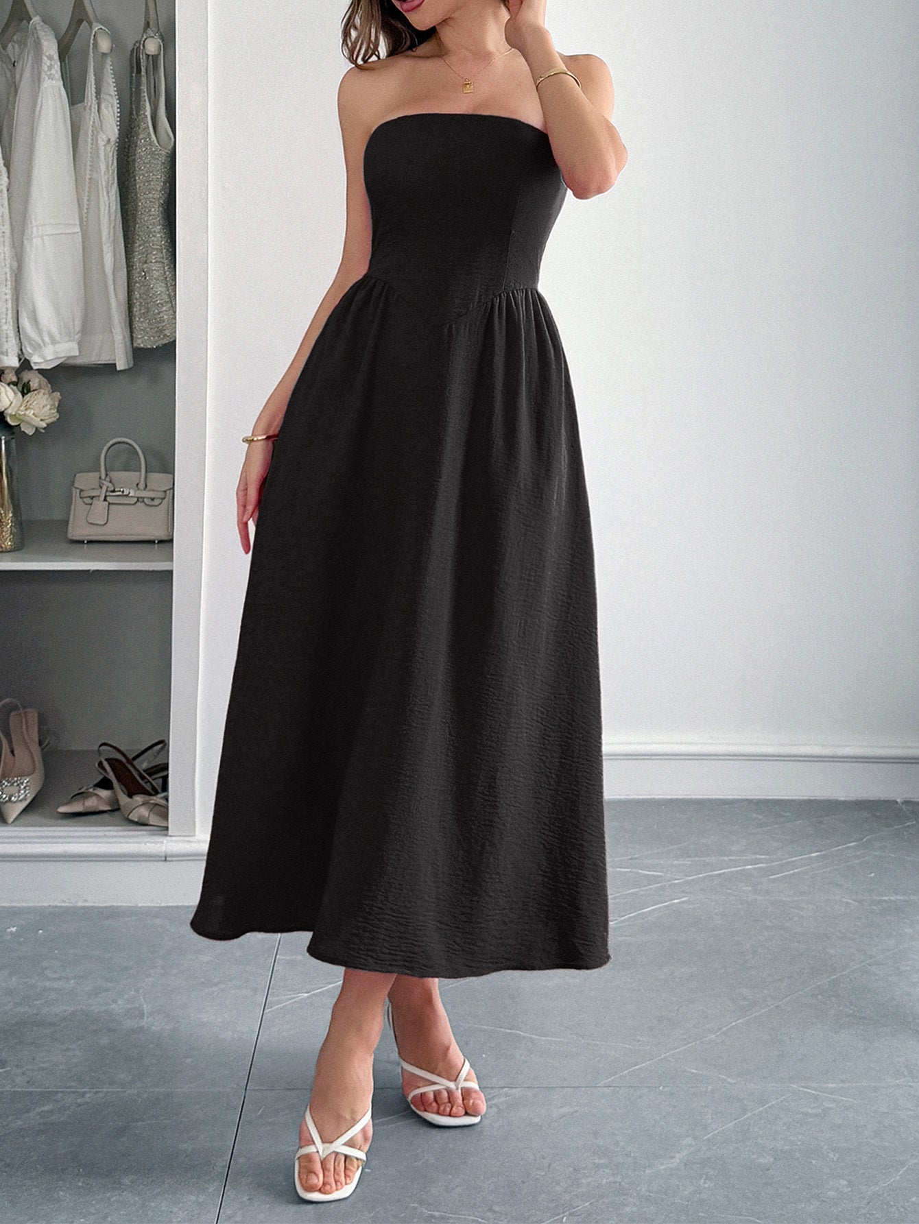 Robe Invitée Mariage Noir Uni Élégante Coupe A Longue