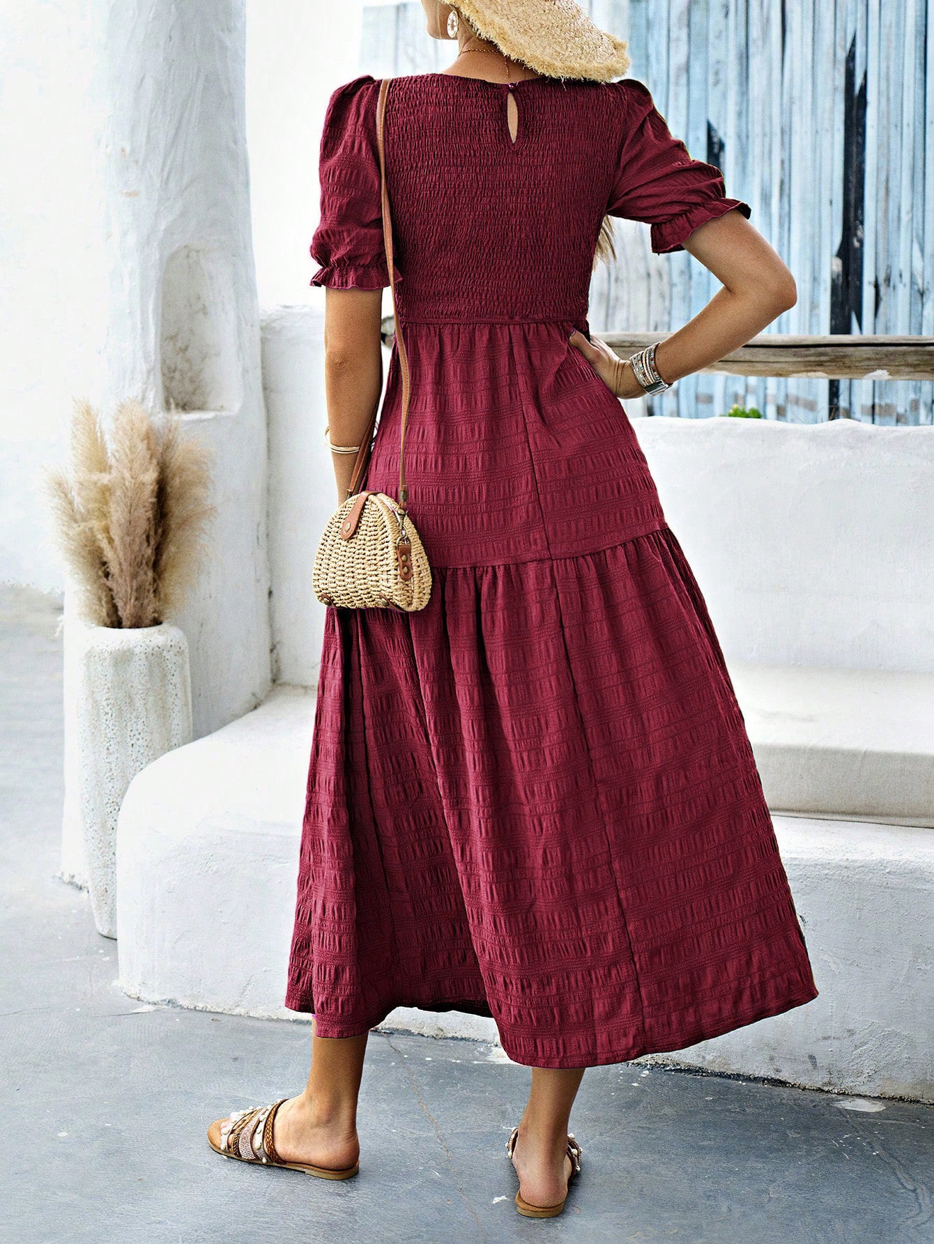 Robe Invitée Mariage BORDEAUX à Manches Courtes Encolure Ras du Cou