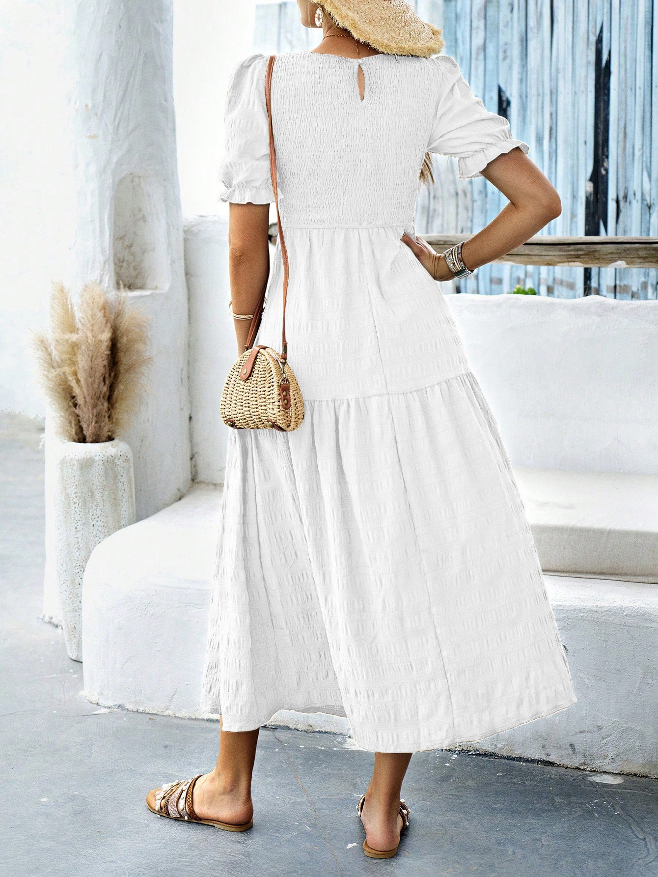 Robe Invitée Mariage Blanche à Manches Courtes Encolure Ras du Cou