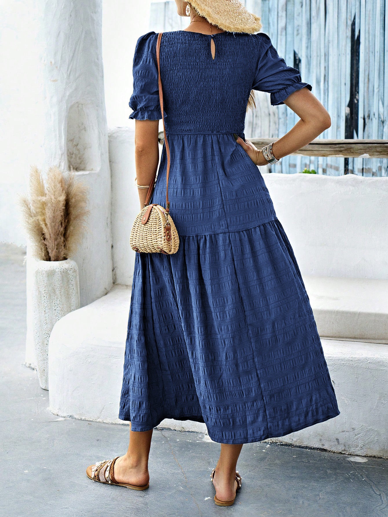 Robe Invitée Mariage Bleu Foncé à Manches Courtes Encolure Ras du Cou