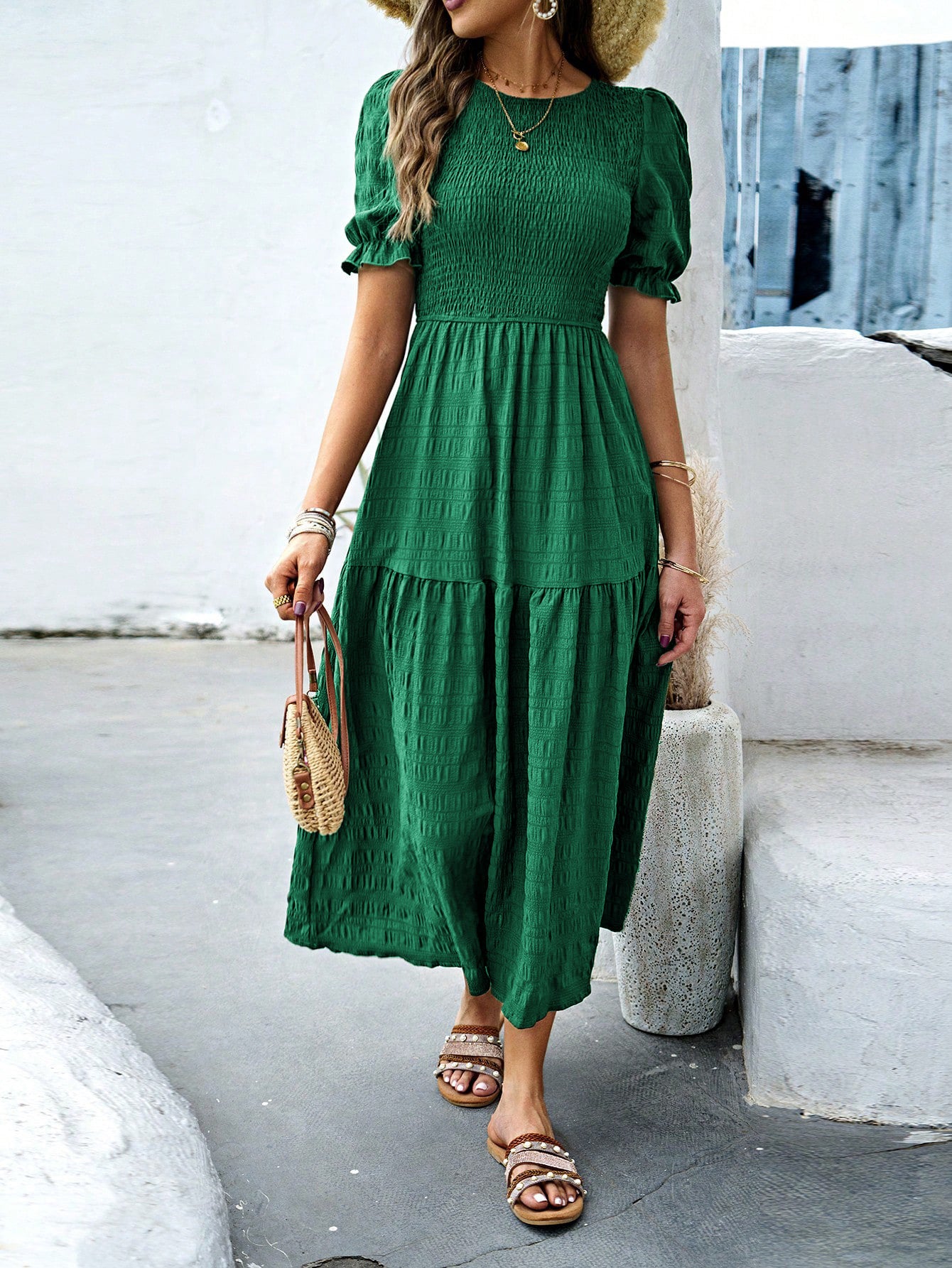 Robe Invitée Mariage EMERAUDE à Manches Courtes Encolure Ras du Cou
