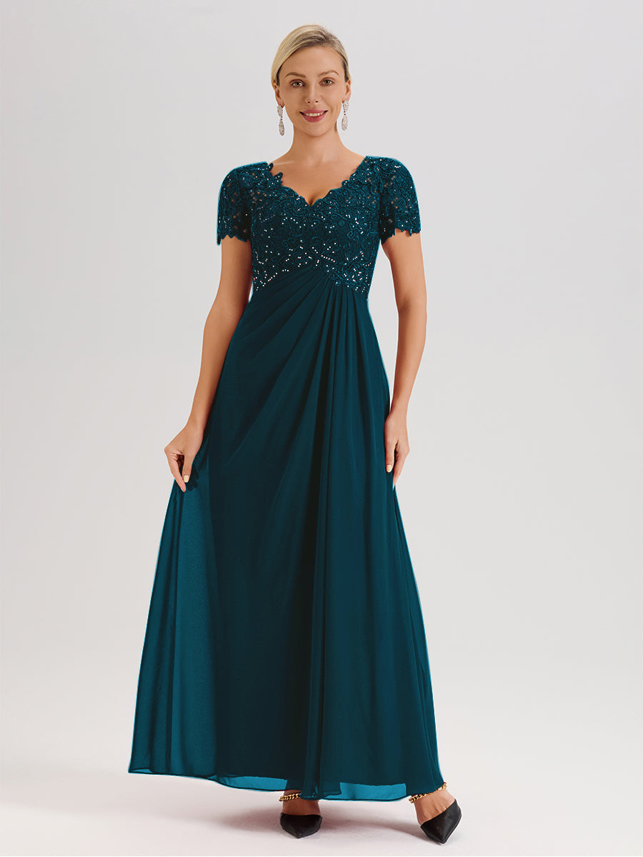 Cicinia Tenue Mère De La Mariée Très Chic Bleu Encre Dentelle Et Mousseline Avec Mancherons Col V Fluide Trapèze