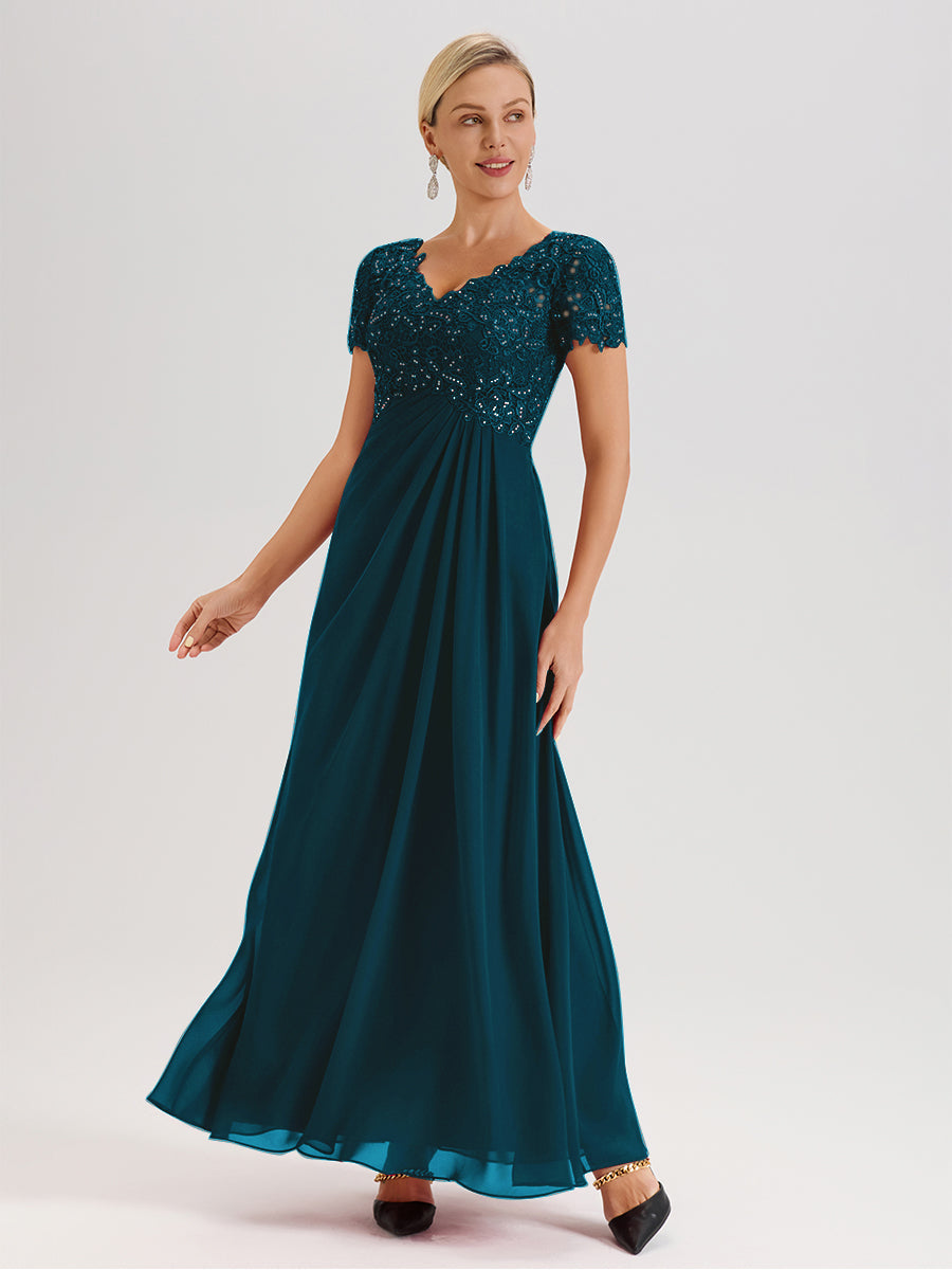 Cicinia Tenue Mère De La Mariée Très Chic Bleu Encre Dentelle Et Mousseline Avec Mancherons Col V Fluide Trapèze