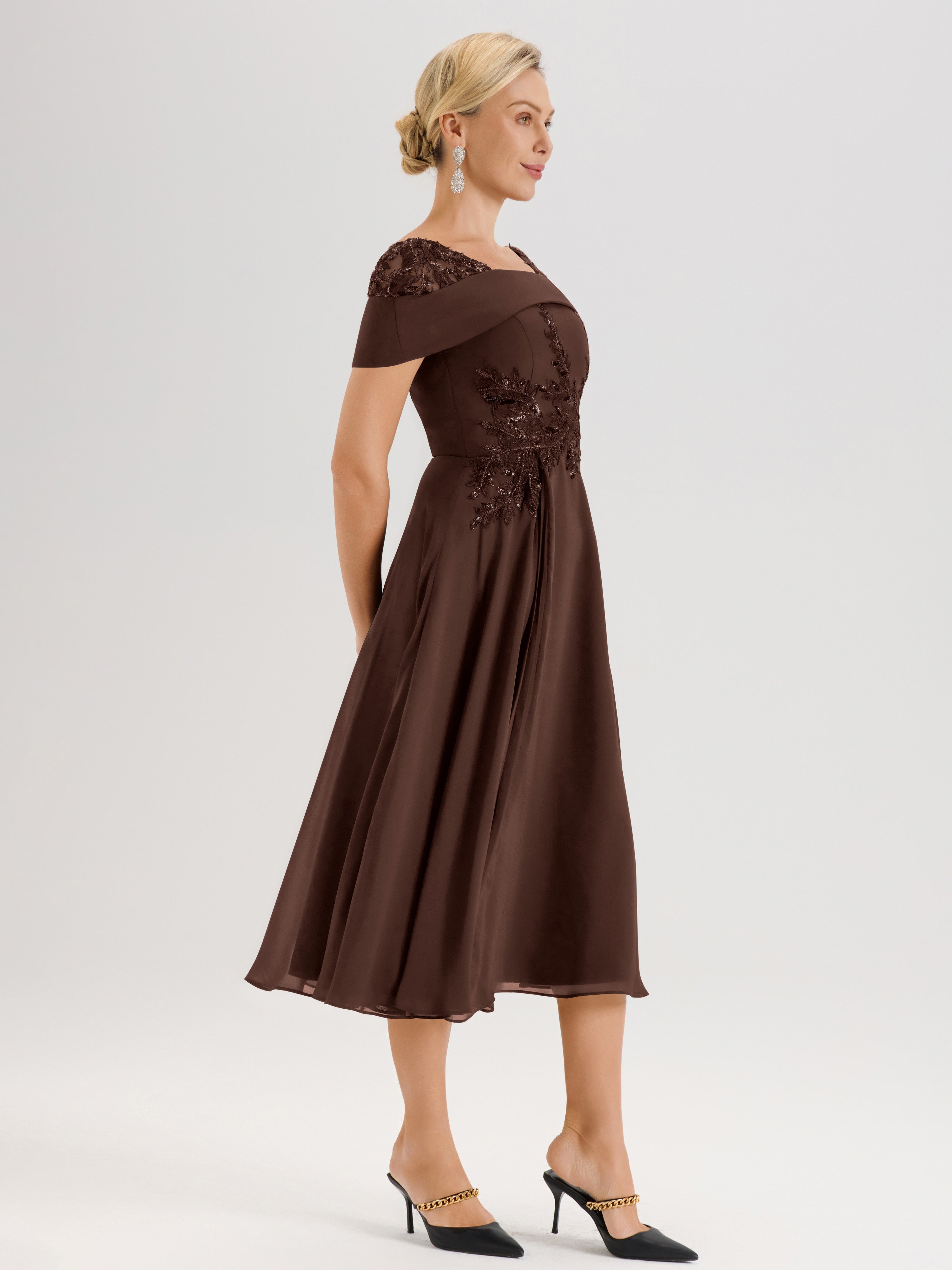 Cicinia Robe Trapèze Pour Mère De La Mariée Chocolate En Mousseline Et Dentelle Col Carré Manches Courtes Longueur Mi-Mollet