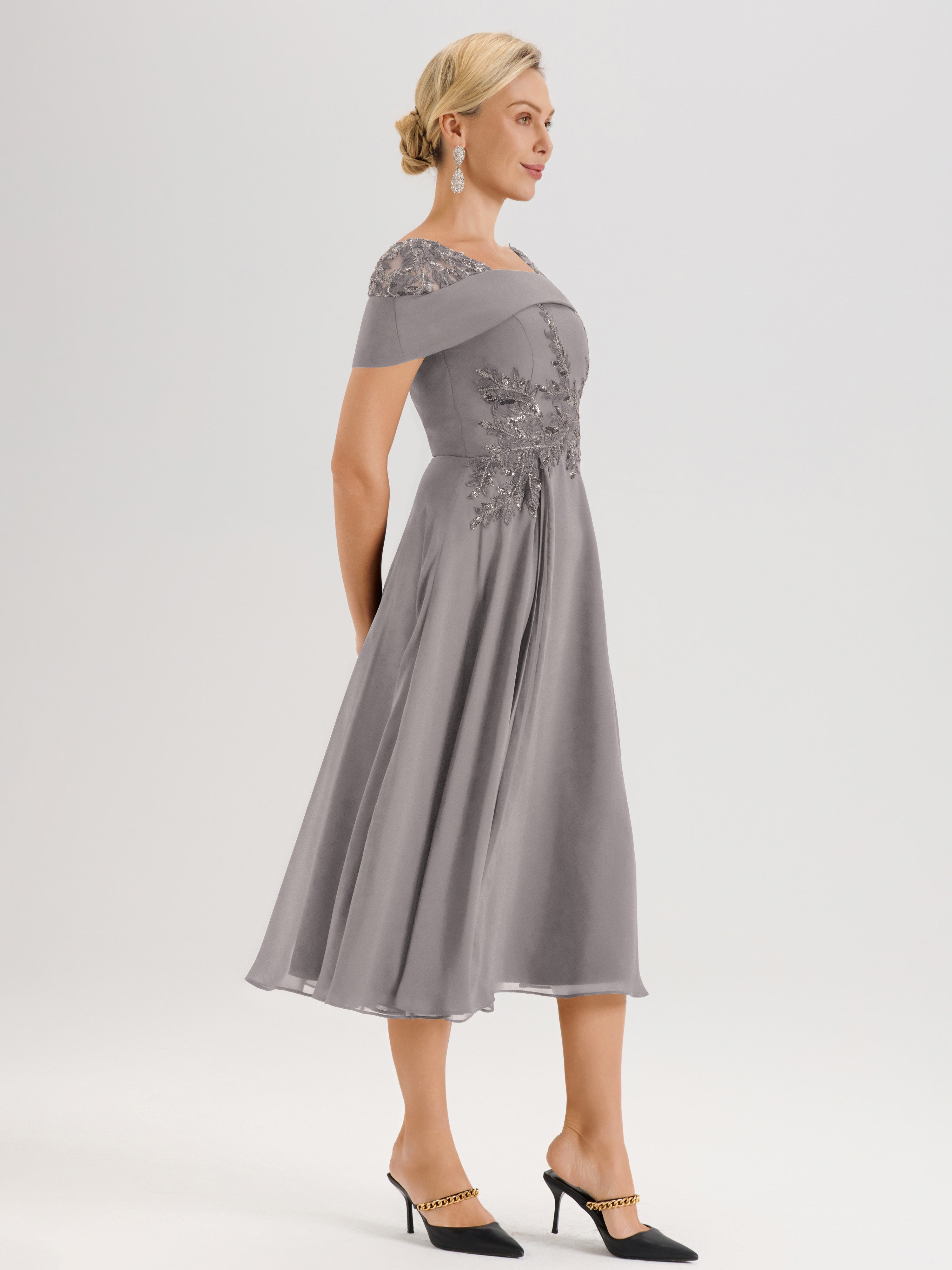 Cicinia Robe Trapèze Pour Mère De La Mariée Argenté En Mousseline Et Dentelle Col Carré Manches Courtes Longueur Mi-Mollet