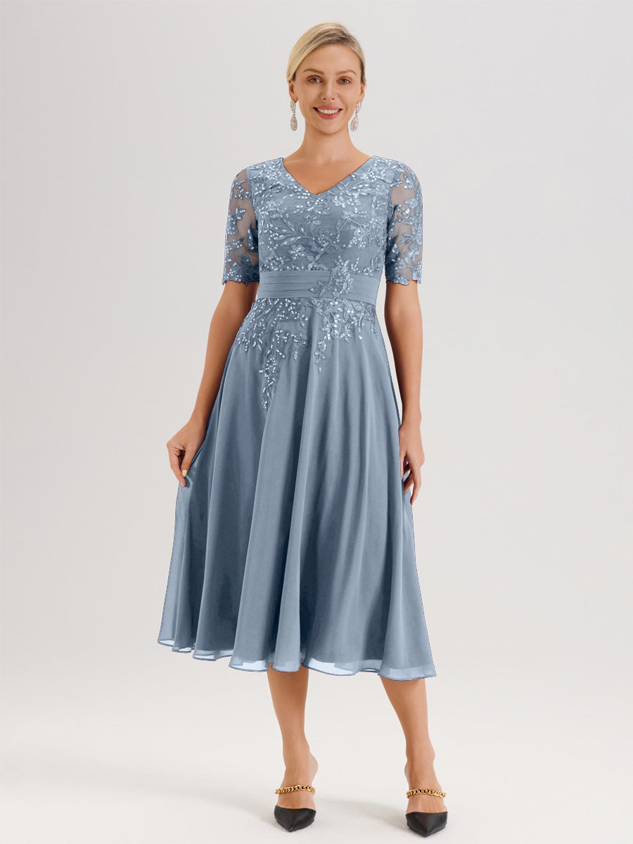 Cicinia Robe Mère De La Mariée Moderne Bleu Poussiereux Décolleté En V Manches Courtes Longueur Mi-Mollet