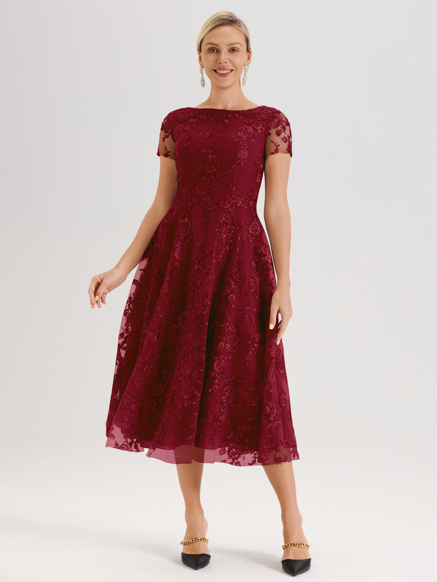 Cicinia Bordeaux Robe Mère De La Mariée Col Ras Du Cou Manches Courtes En Mousseline Et Dentelle Longueur Mi-Mollet