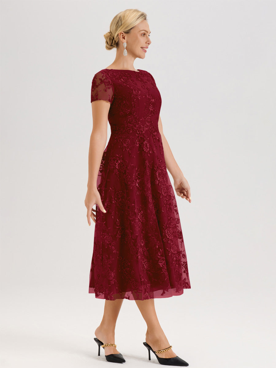 Cicinia Bordeaux Robe Mère De La Mariée Col Ras Du Cou Manches Courtes En Mousseline Et Dentelle Longueur Mi-Mollet