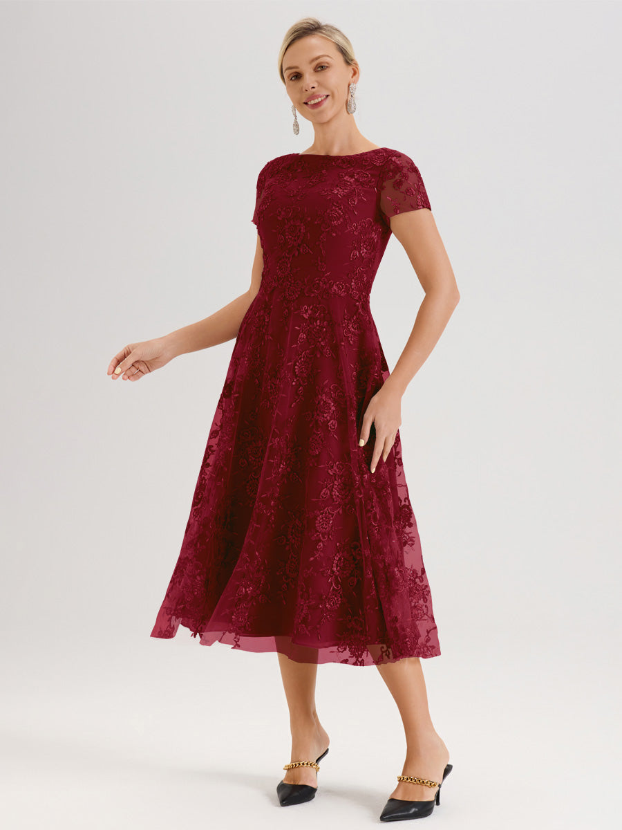 Cicinia Bordeaux Robe Mère De La Mariée Col Ras Du Cou Manches Courtes En Mousseline Et Dentelle Longueur Mi-Mollet