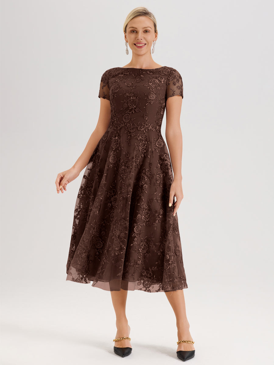 Cicinia Chocolat Robe Mère De La Mariée Col Ras Du Cou Manches Courtes En Mousseline Et Dentelle Longueur Mi-Mollet