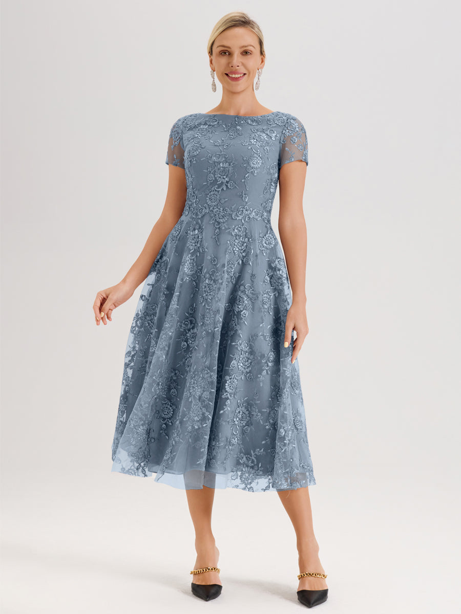 Cicinia Bleu Poudré Robe Mère De La Mariée Col Ras Du Cou Manches Courtes En Mousseline Et Dentelle Longueur Mi-Mollet