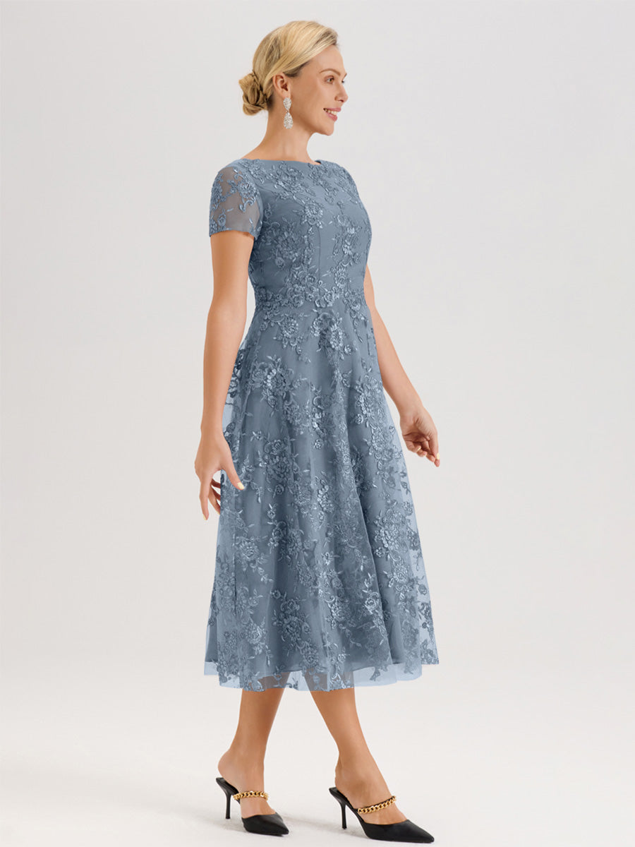 Cicinia Bleu Poudré Robe Mère De La Mariée Col Ras Du Cou Manches Courtes En Mousseline Et Dentelle Longueur Mi-Mollet