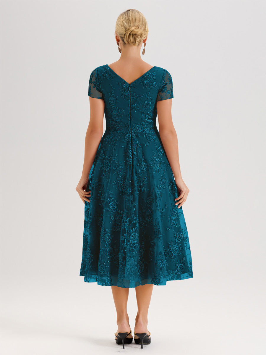 Cicinia Bleu Encre Robe Mère De La Mariée Col Ras Du Cou Manches Courtes En Mousseline Et Dentelle Longueur Mi-Mollet